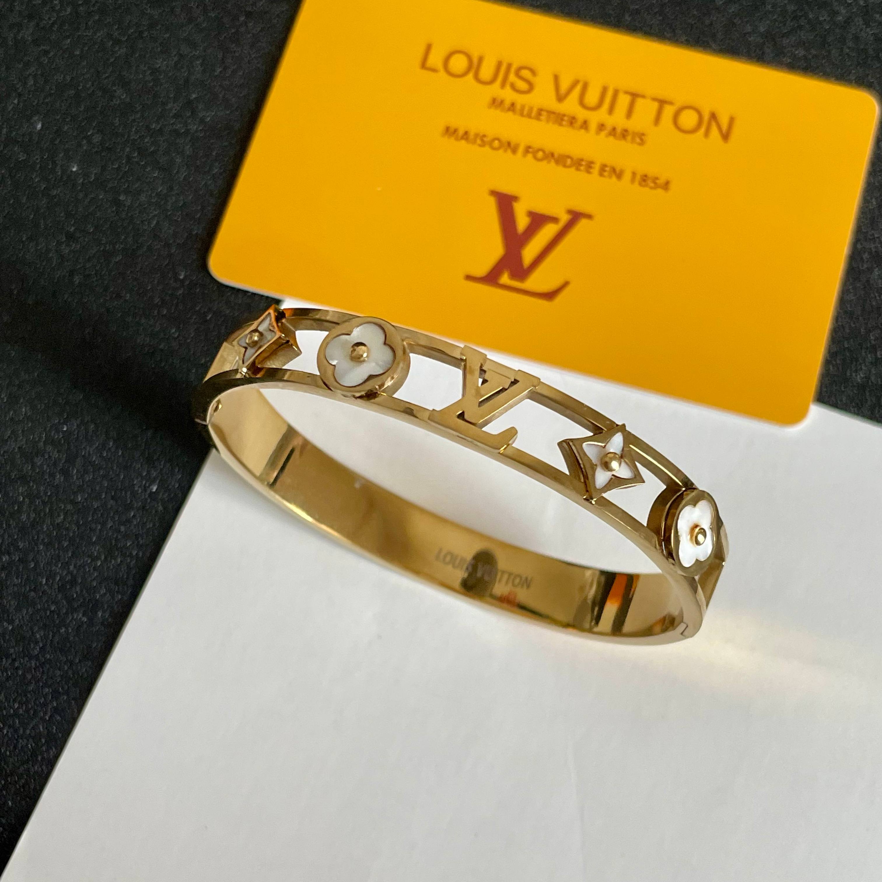 💥新品😍 原单货 LV字母镂空手镯🔹🔹Louis Vuitton 路易威登 🔹专柜一致材质 火爆款出货 