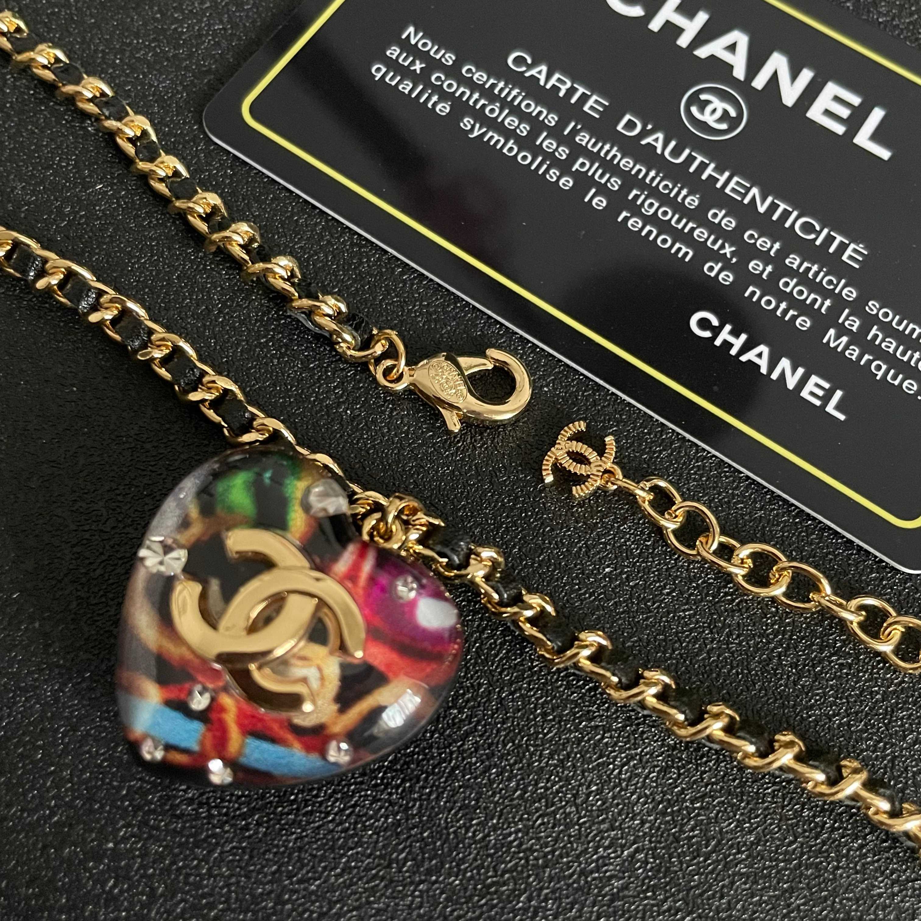  Chanel香奈儿 中古 字母项链👀小香家的款式真心无需多介绍😘🎶每一款都超好看，精致大方，非常显气质