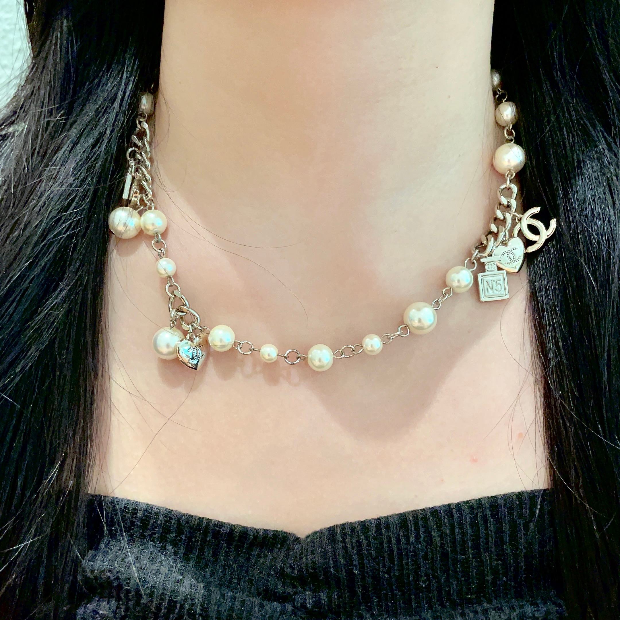  Chanel香奈儿 中古 字母项链👀小香家的款式真心无需多介绍😘🎶每一款都超好看，精致大方，非常显气质