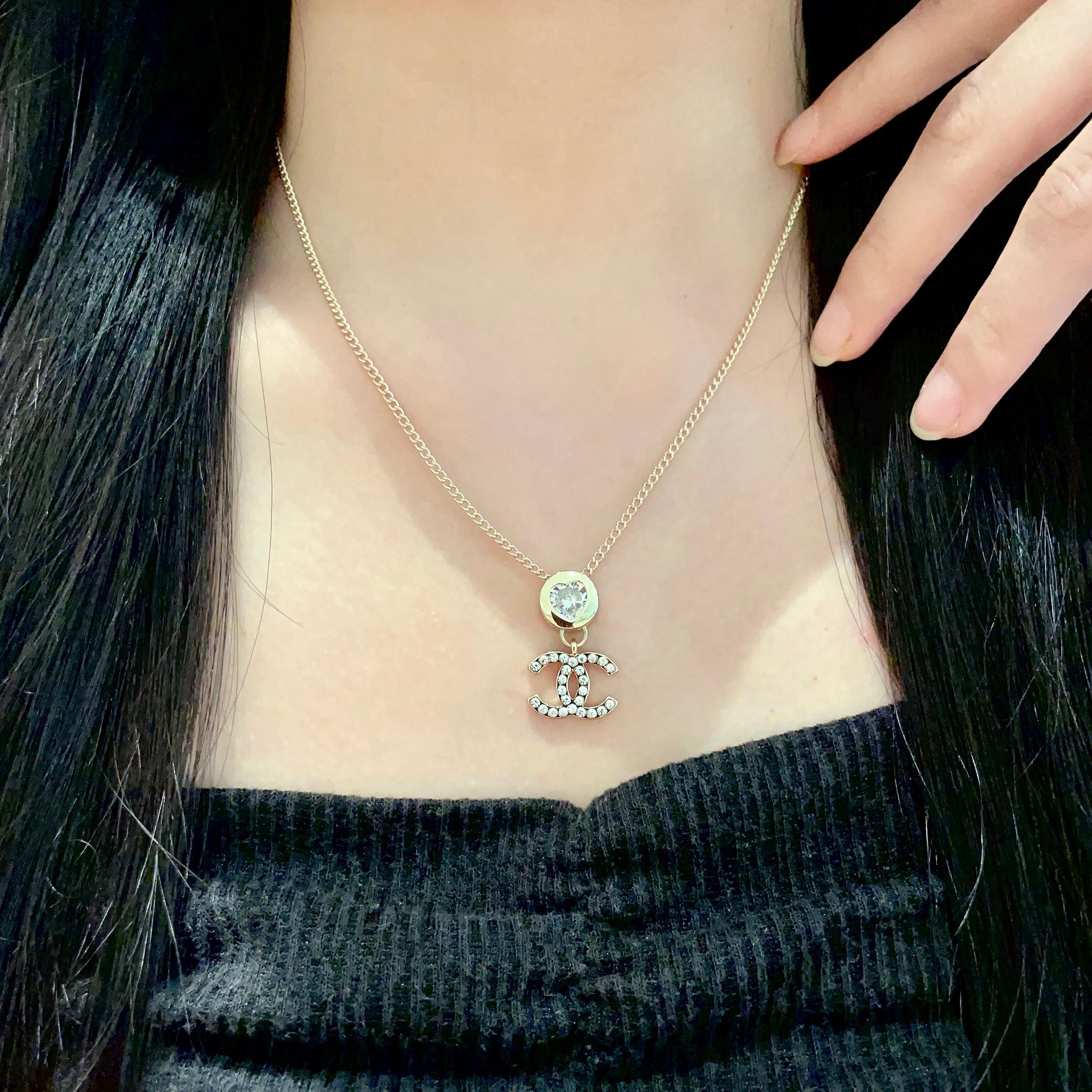  Chanel香奈儿 中古 字母项链👀小香家的款式真心无需多介绍😘🎶每一款都超好看，精致大方，非常显气质