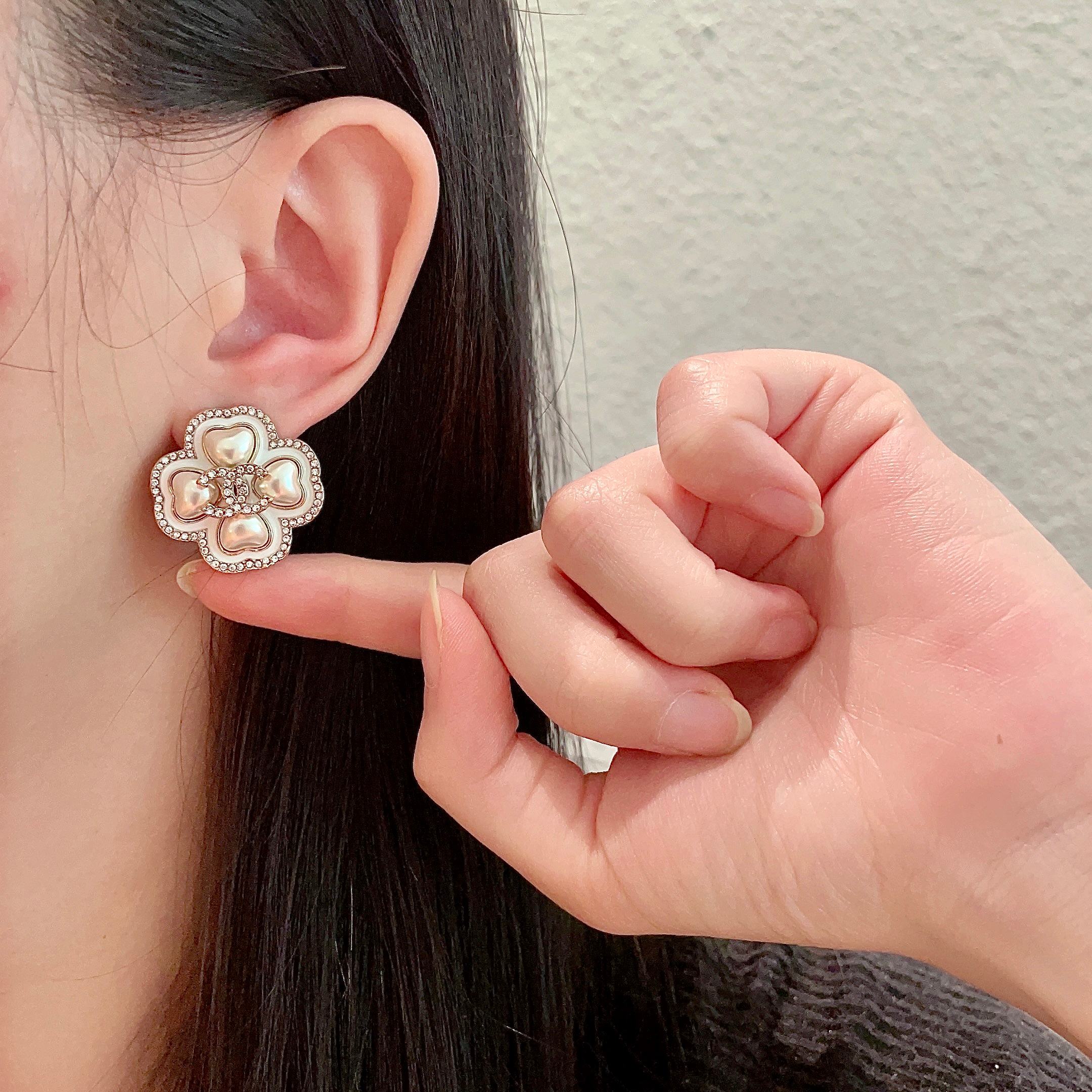  Chanel香奈儿 中古 耳钉👀小香家的款式真心无需多介绍😘🎶每一款都超好看，精致大方，非常显气质