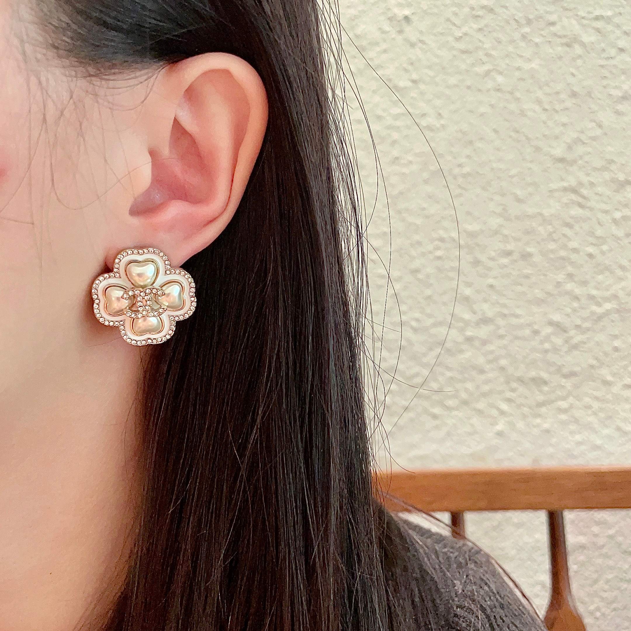  Chanel香奈儿 中古 耳钉👀小香家的款式真心无需多介绍😘🎶每一款都超好看，精致大方，非常显气质