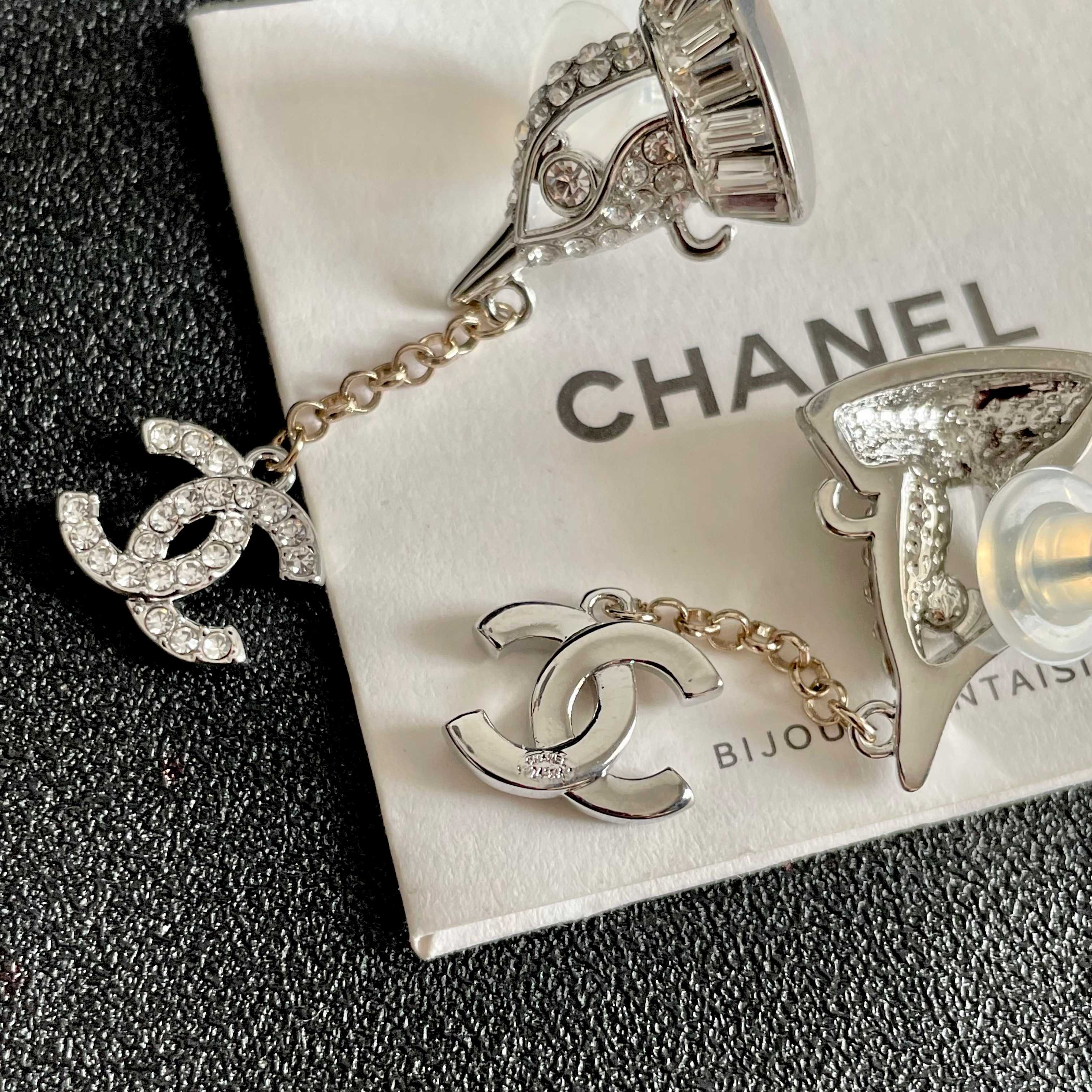  Chanel香奈儿 中古 耳钉👀小香家的款式真心无需多介绍😘🎶每一款都超好看，精致大方，非常显气质