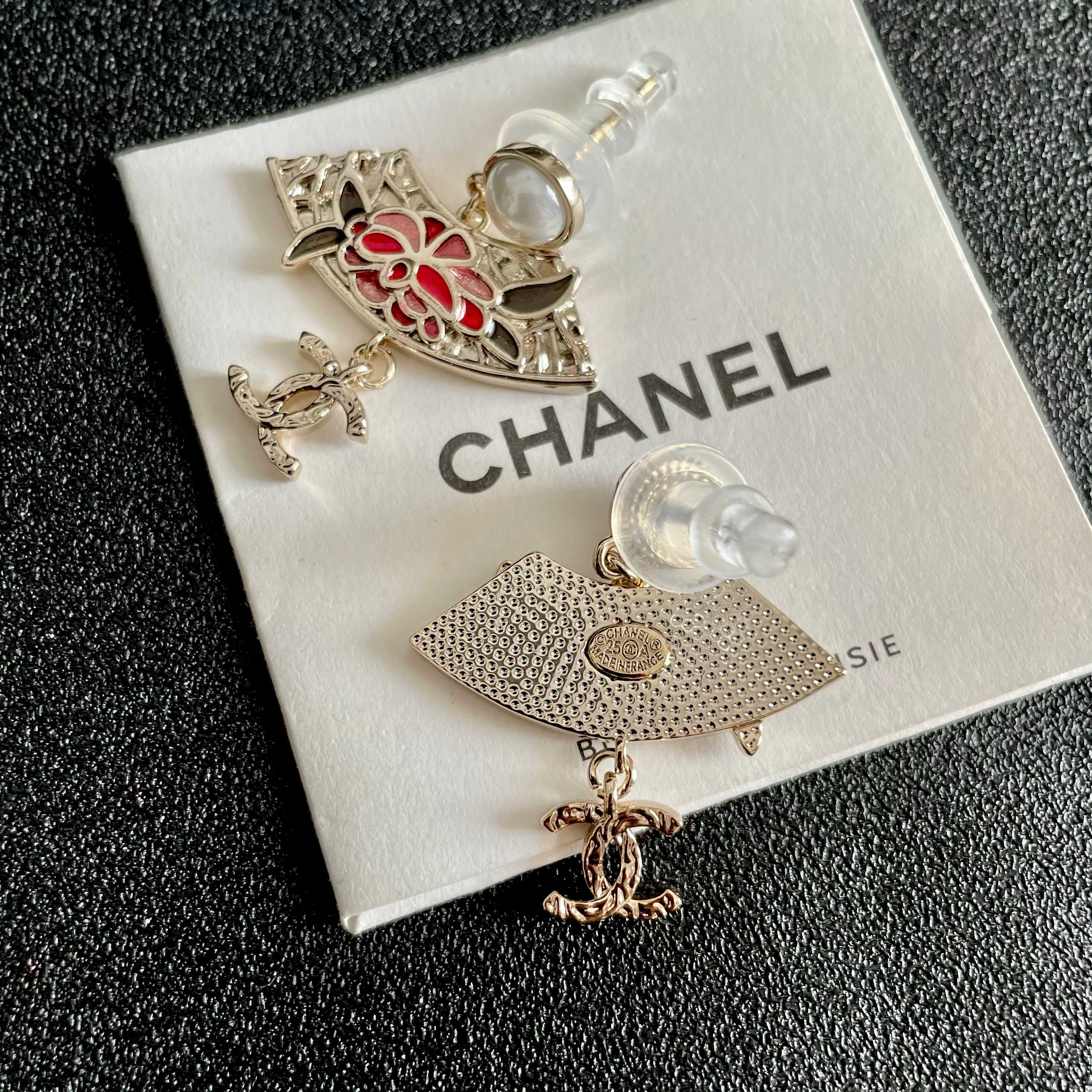  Chanel香奈儿 中古 耳钉👀小香家的款式真心无需多介绍😘🎶每一款都超好看，精致大方，非常显气质