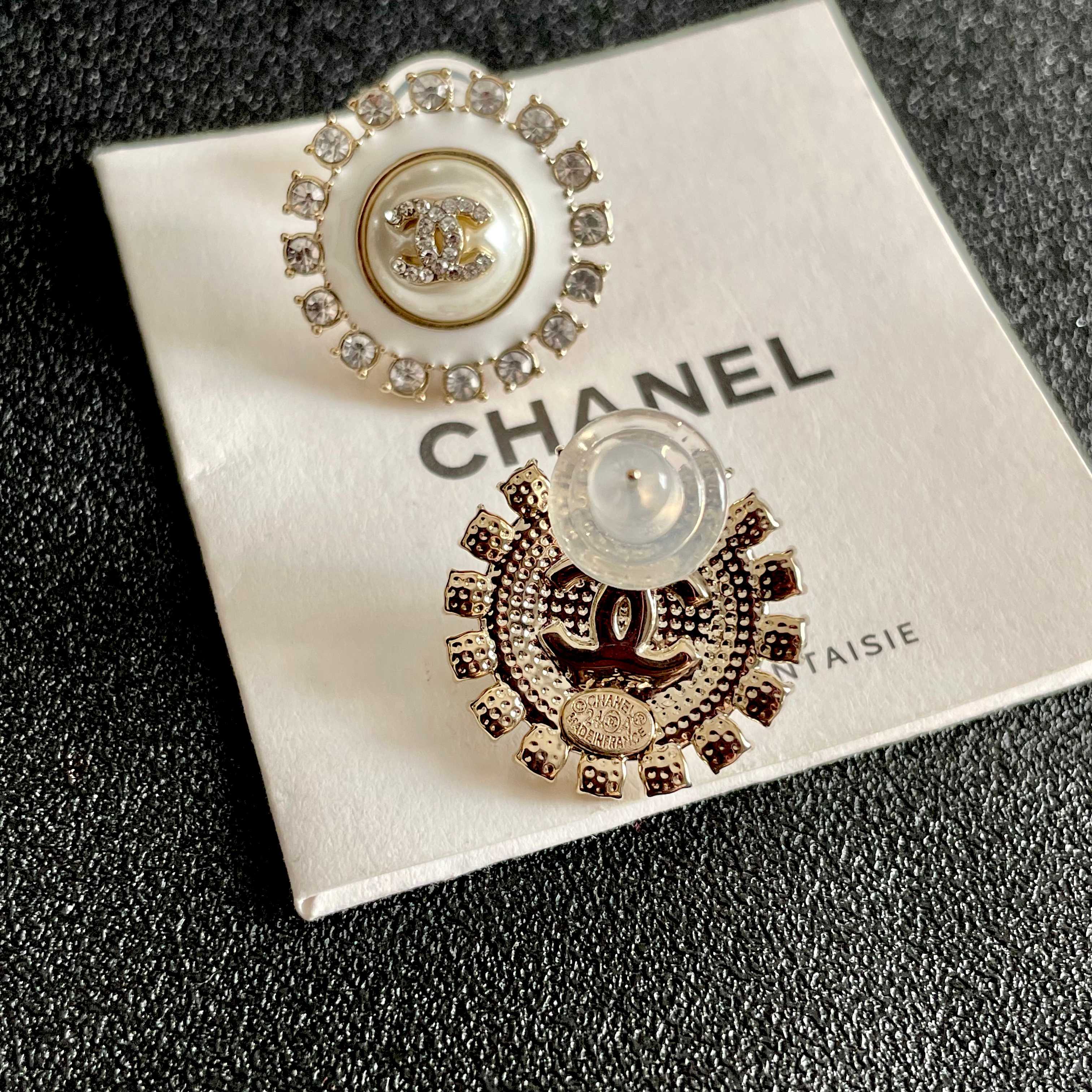  Chanel香奈儿 中古 耳钉👀小香家的款式真心无需多介绍😘🎶每一款都超好看，精致大方，非常显气质