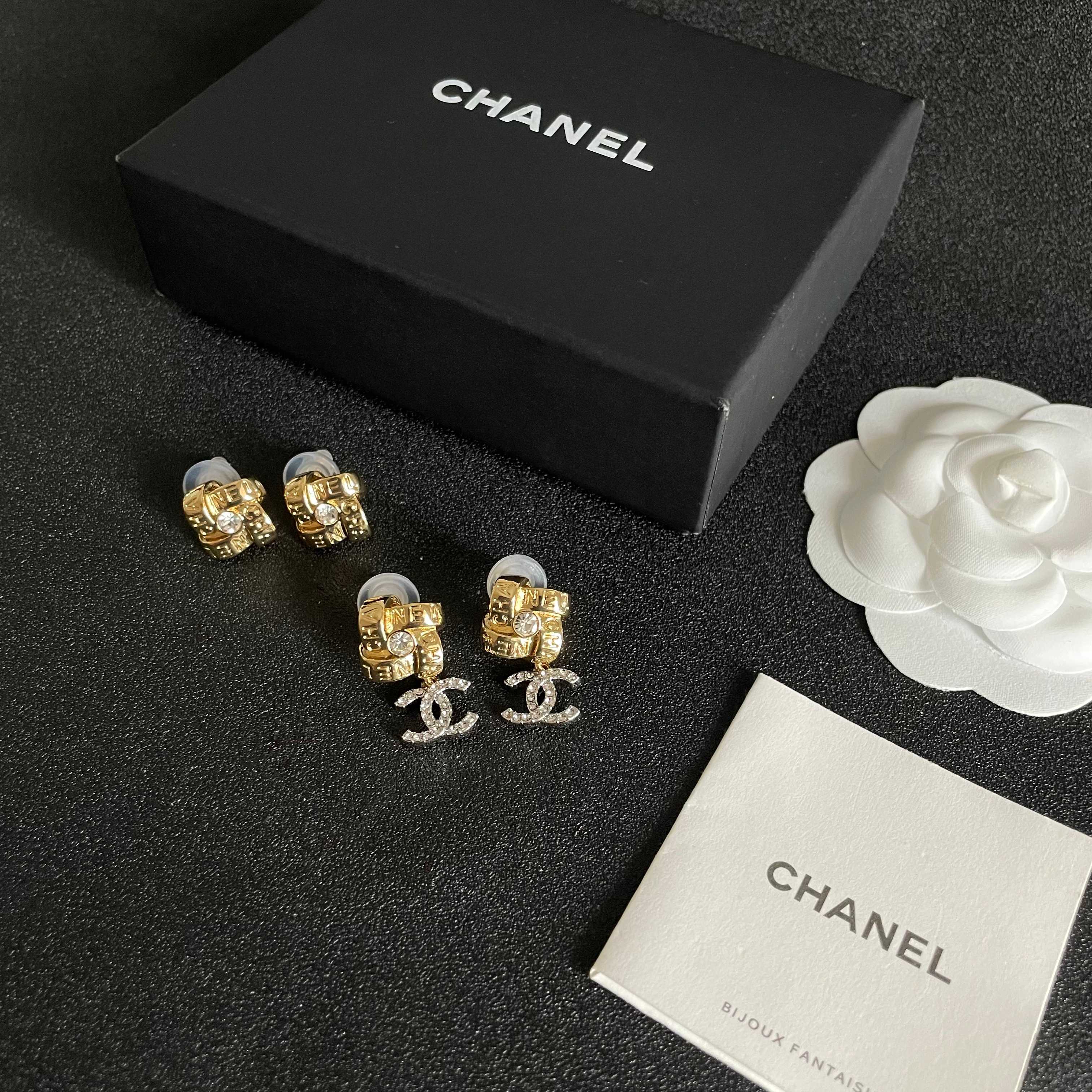  Chanel香奈儿 中古 耳钉👀小香家的款式真心无需多介绍😘🎶每一款都超好看，精致大方，非常显气质