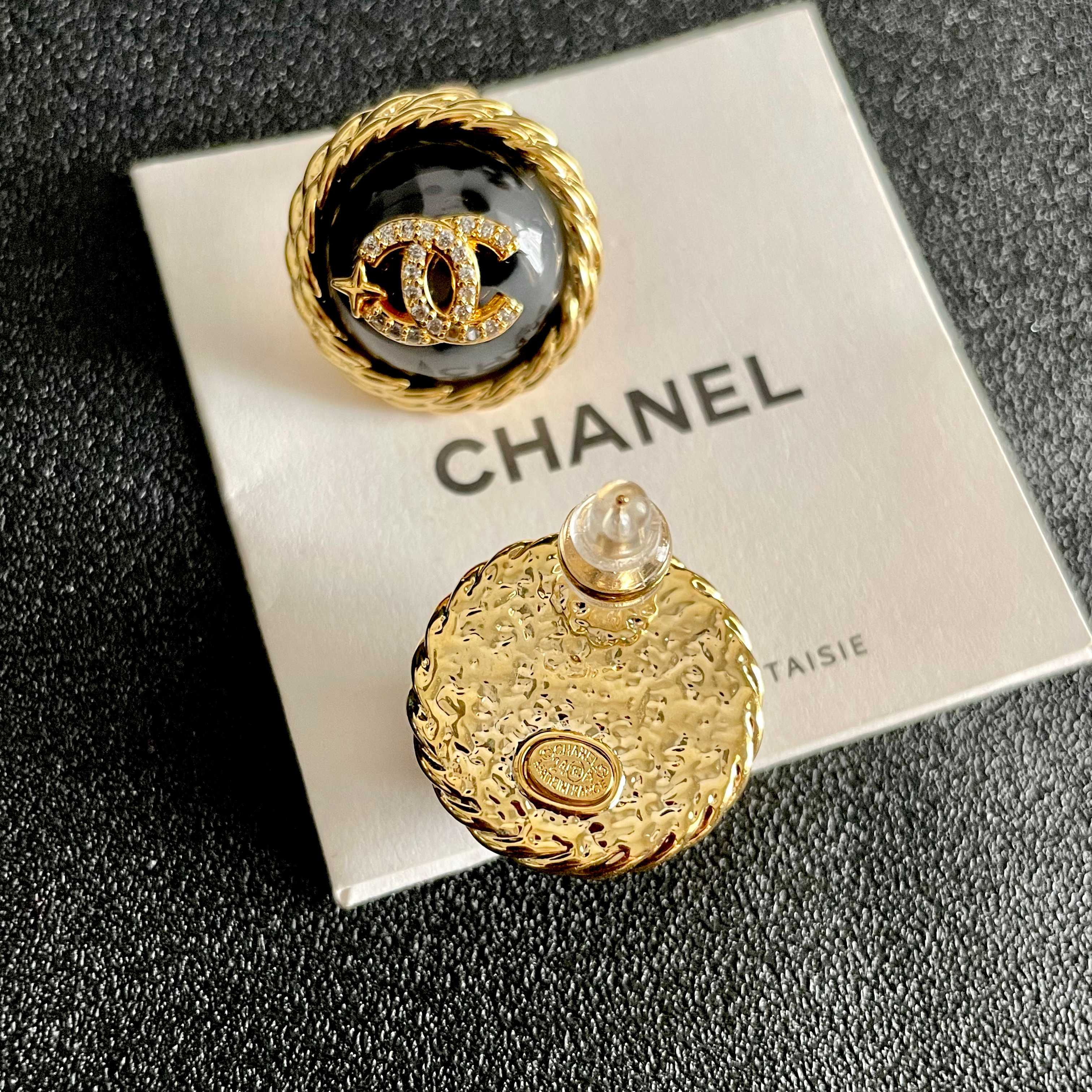  Chanel香奈儿 中古 耳钉👀小香家的款式真心无需多介绍😘🎶每一款都超好看，精致大方，非常显气质