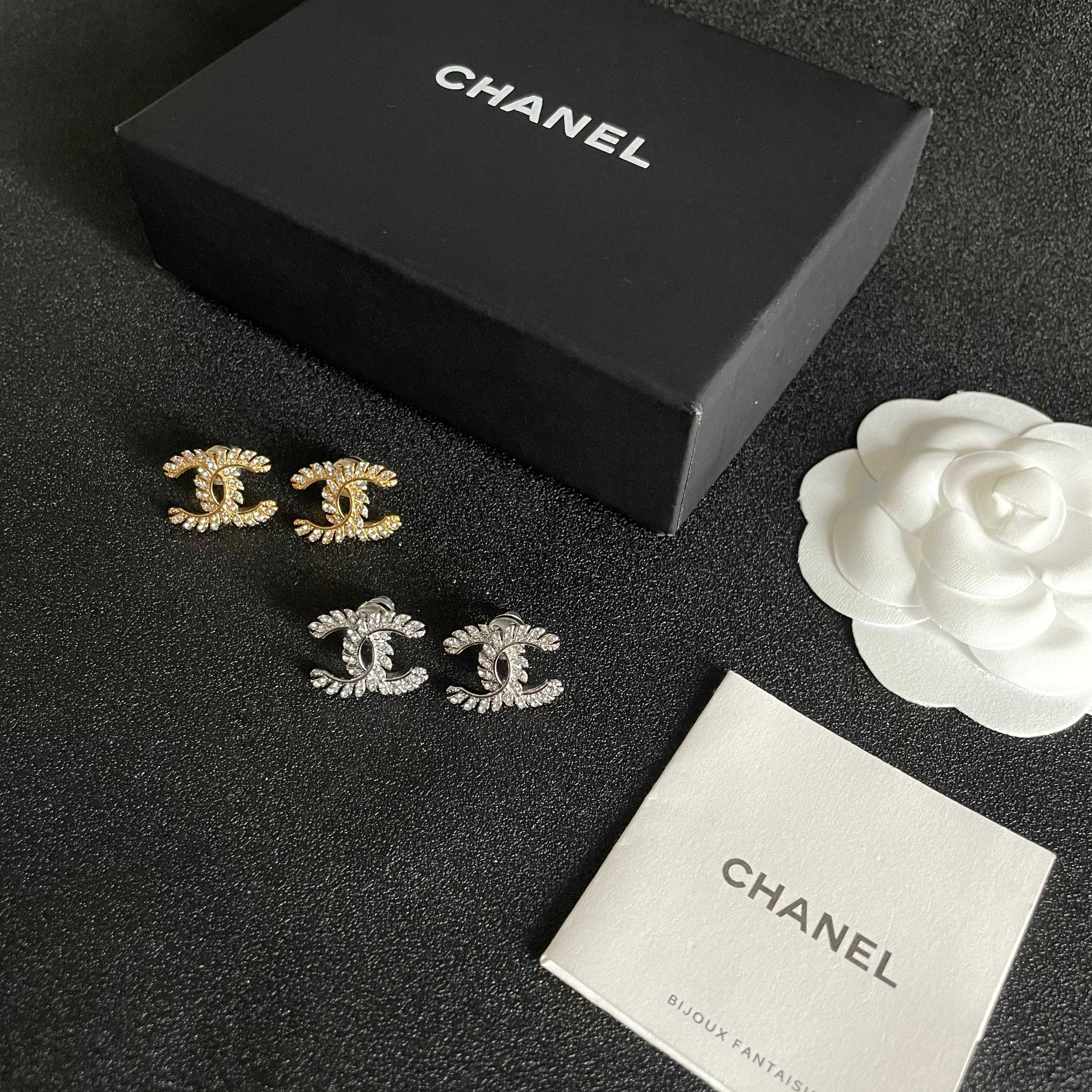  Chanel香奈儿 中古 耳钉👀小香家的款式真心无需多介绍😘🎶每一款都超好看，精致大方，非常显气质