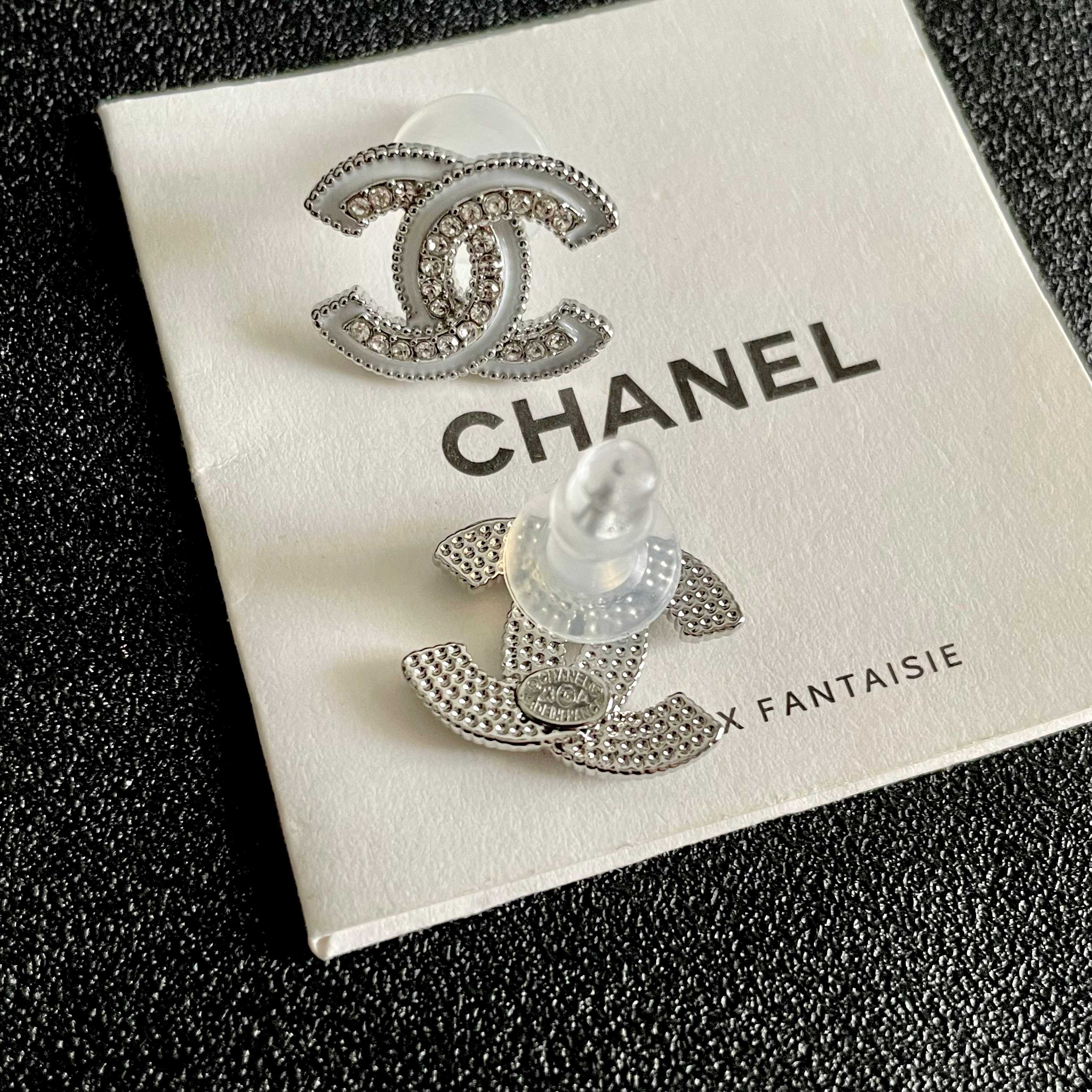  Chanel香奈儿 中古 耳钉👀小香家的款式真心无需多介绍😘🎶每一款都超好看，精致大方，非常显气质