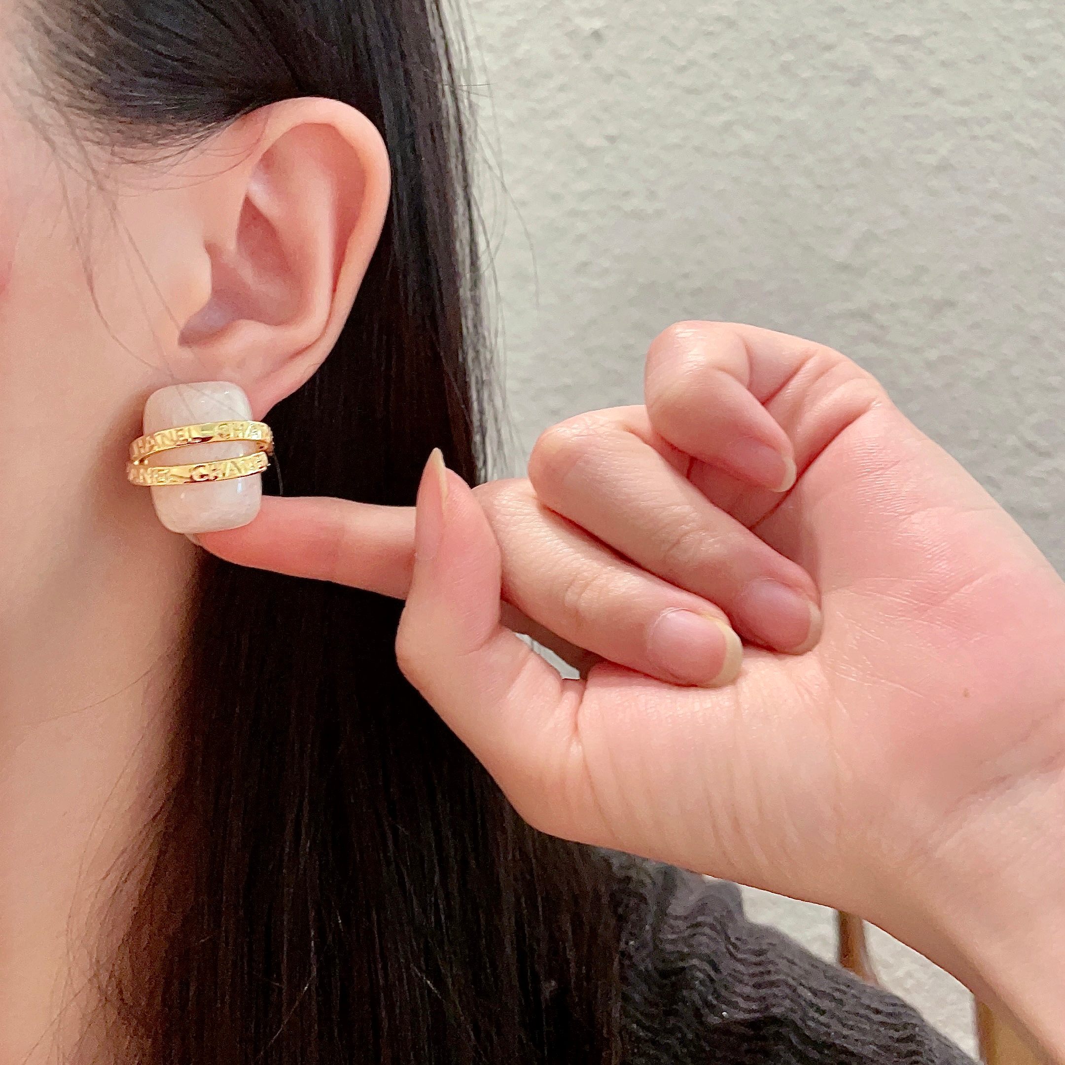  Chanel香奈儿 中古 耳钉👀小香家的款式真心无需多介绍😘🎶每一款都超好看，精致大方，非常显气质