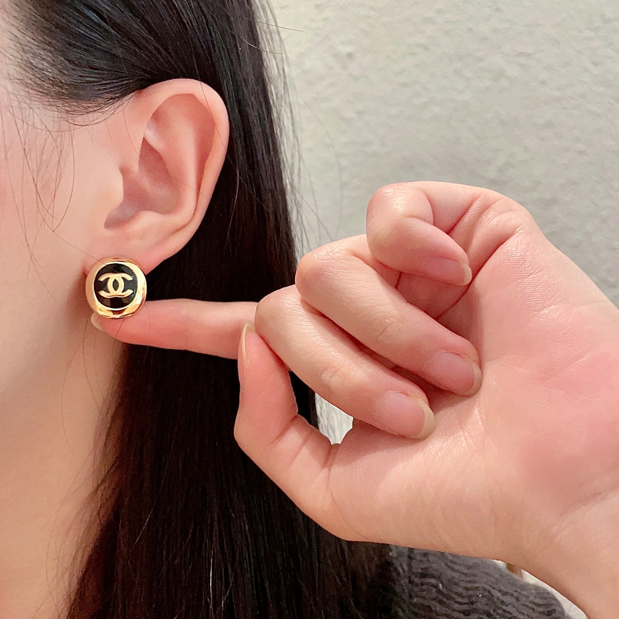  Chanel香奈儿 中古 耳钉👀小香家的款式真心无需多介绍😘🎶每一款都超好看，精致大方，非常显气质