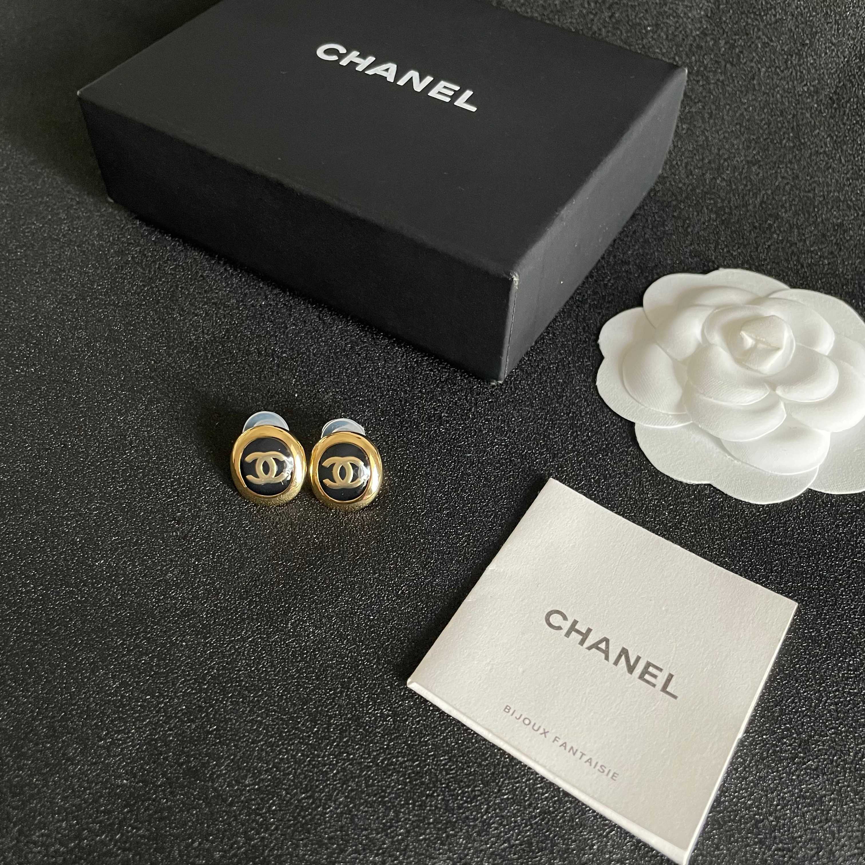 Chanel香奈儿 中古 耳钉👀小香家的款式真心无需多介绍😘🎶每一款都超好看，精致大方，非常显气质