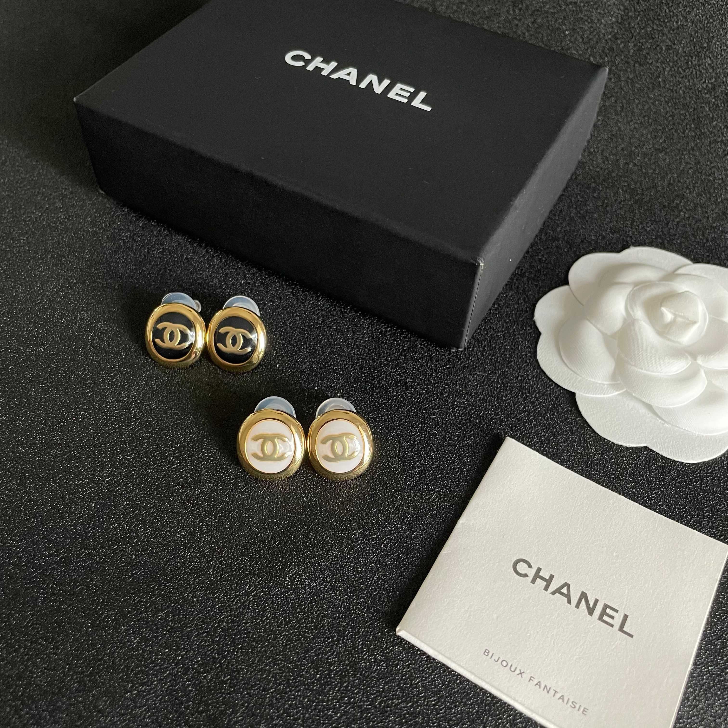  Chanel香奈儿 中古 耳钉👀小香家的款式真心无需多介绍😘🎶每一款都超好看，精致大方，非常显气质