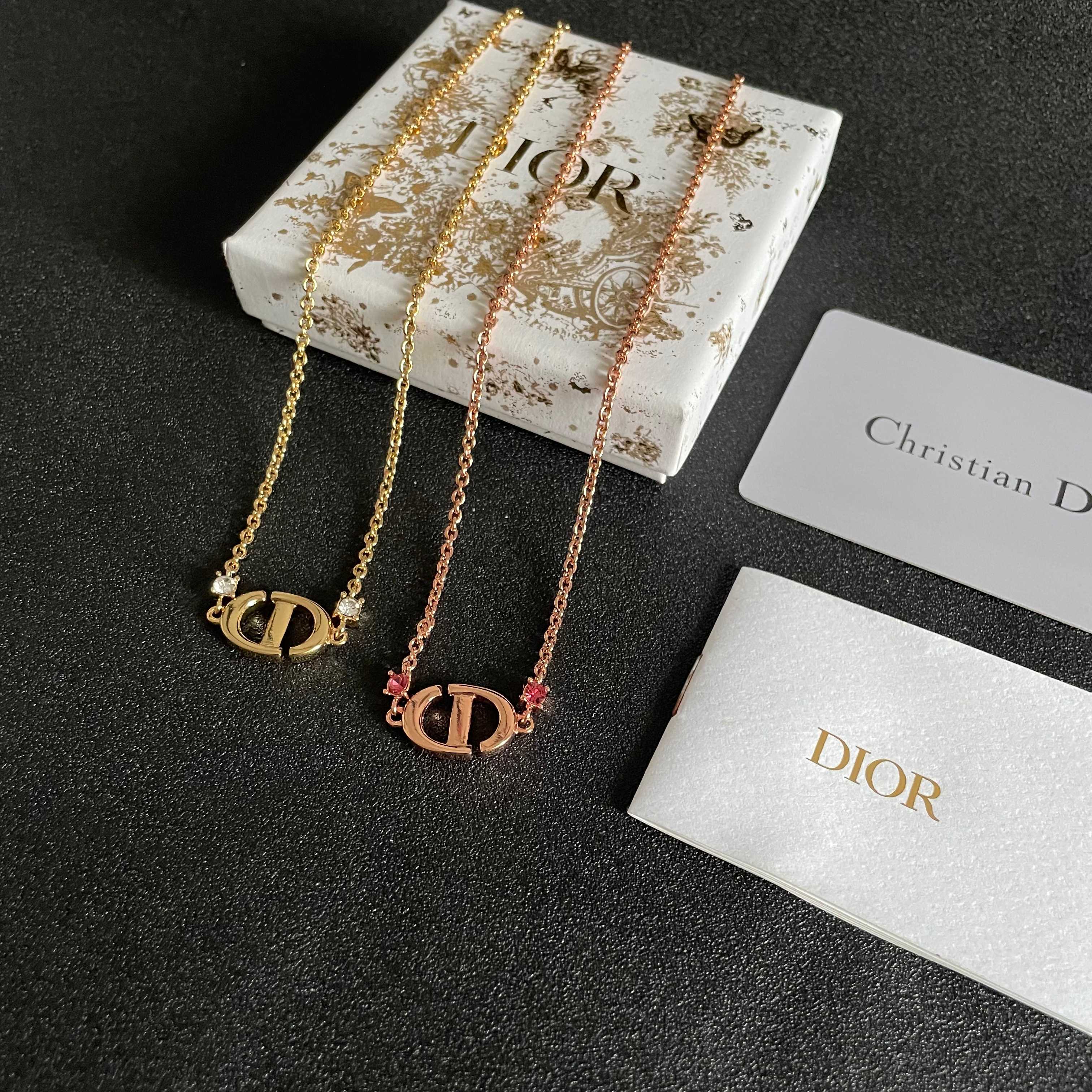 👑Dior 迪奥  中古 项链 专柜一致上新 精选原版一致 黄铜材质 甜美气质高雅.