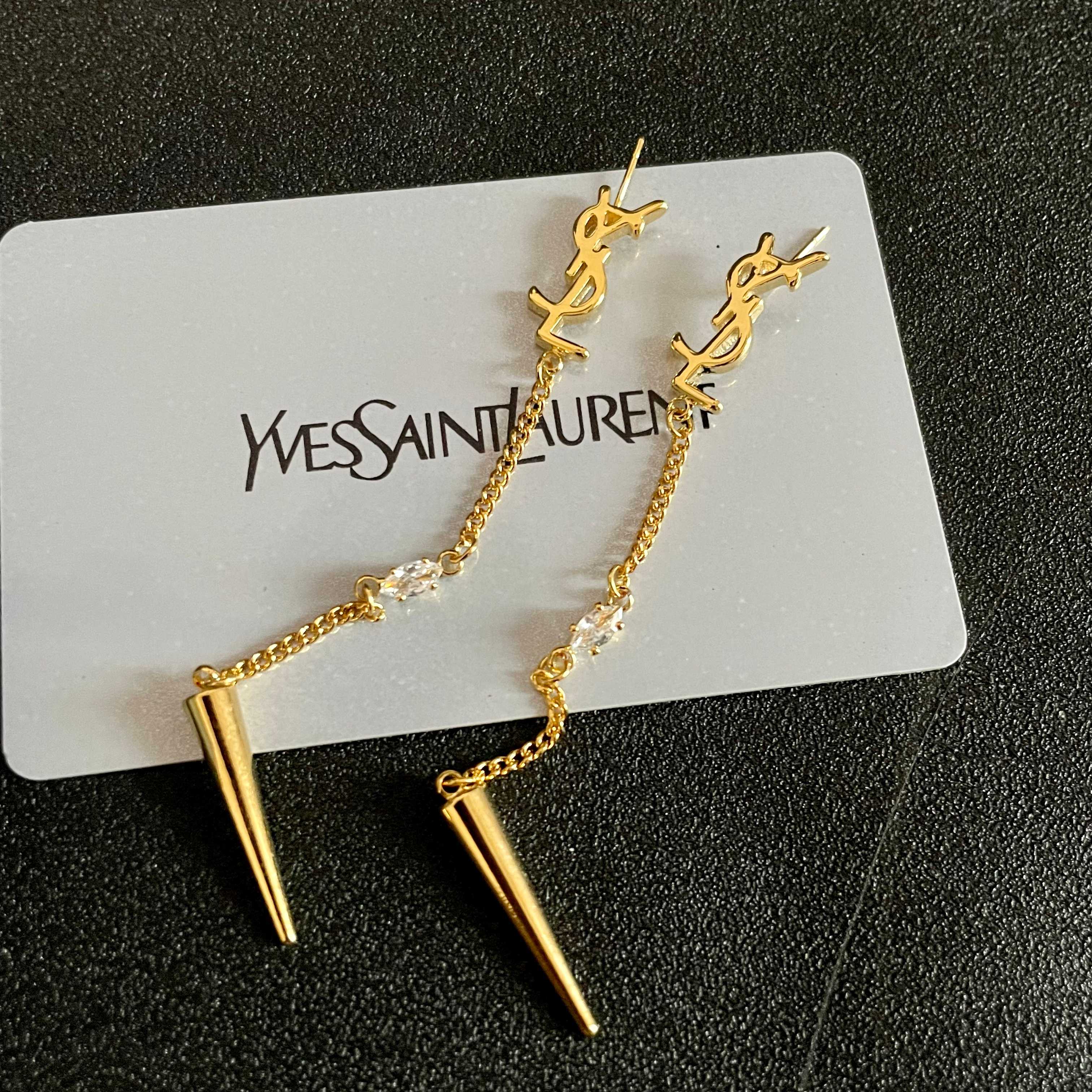  新款 ysl圣罗兰耳钉 美丽永远敌不过经典 黄金时期的香奈就是最经典．也是最有味道的 女人独立优雅魅力