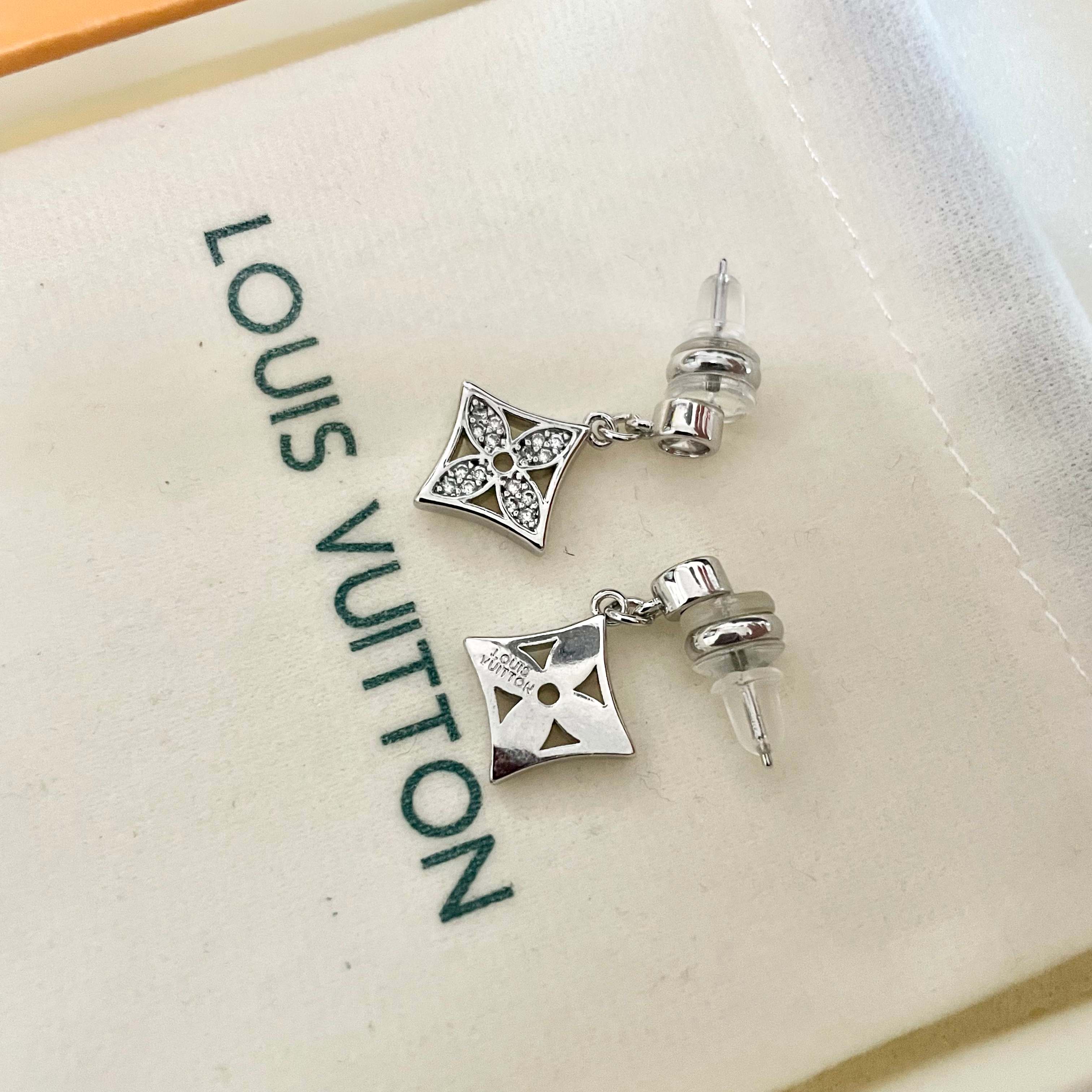 👑Lv 路易威登 2025年早春新品耳钉 经典老花耳环 超精工cnc工艺技术 上身美美哒 特别适合夏日搭