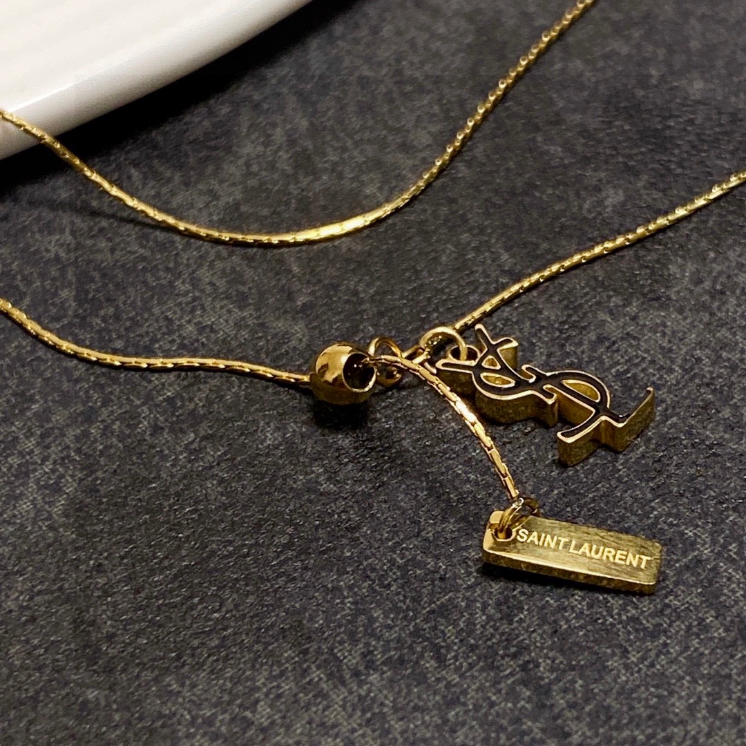 YSL P250: Elegant 14K-Coated Steel Watch with Bold Design Style - 图片 7