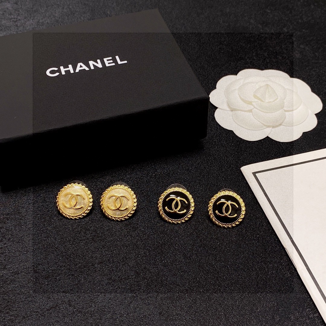 👑小香 CHANEL火爆新品  中古金个性时尚双C耳钉  代购级别 一比一品质 优雅大方精工设计   非