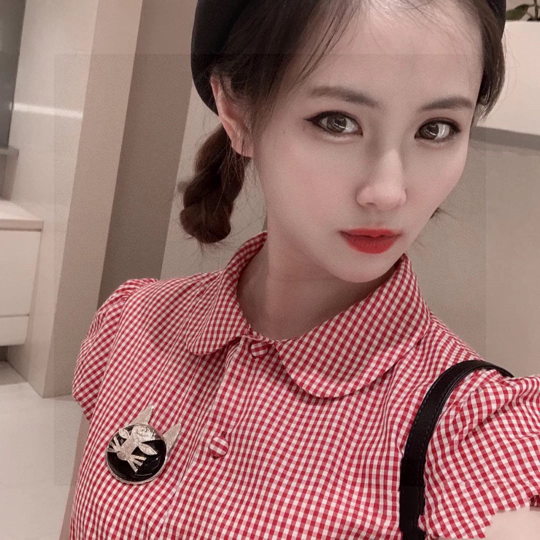  CHANEL🇫🇷小香 专柜新款同步上新香奈儿胸针，是最懂女人的饰物。那些倾注了全部心血去做自己的女人，