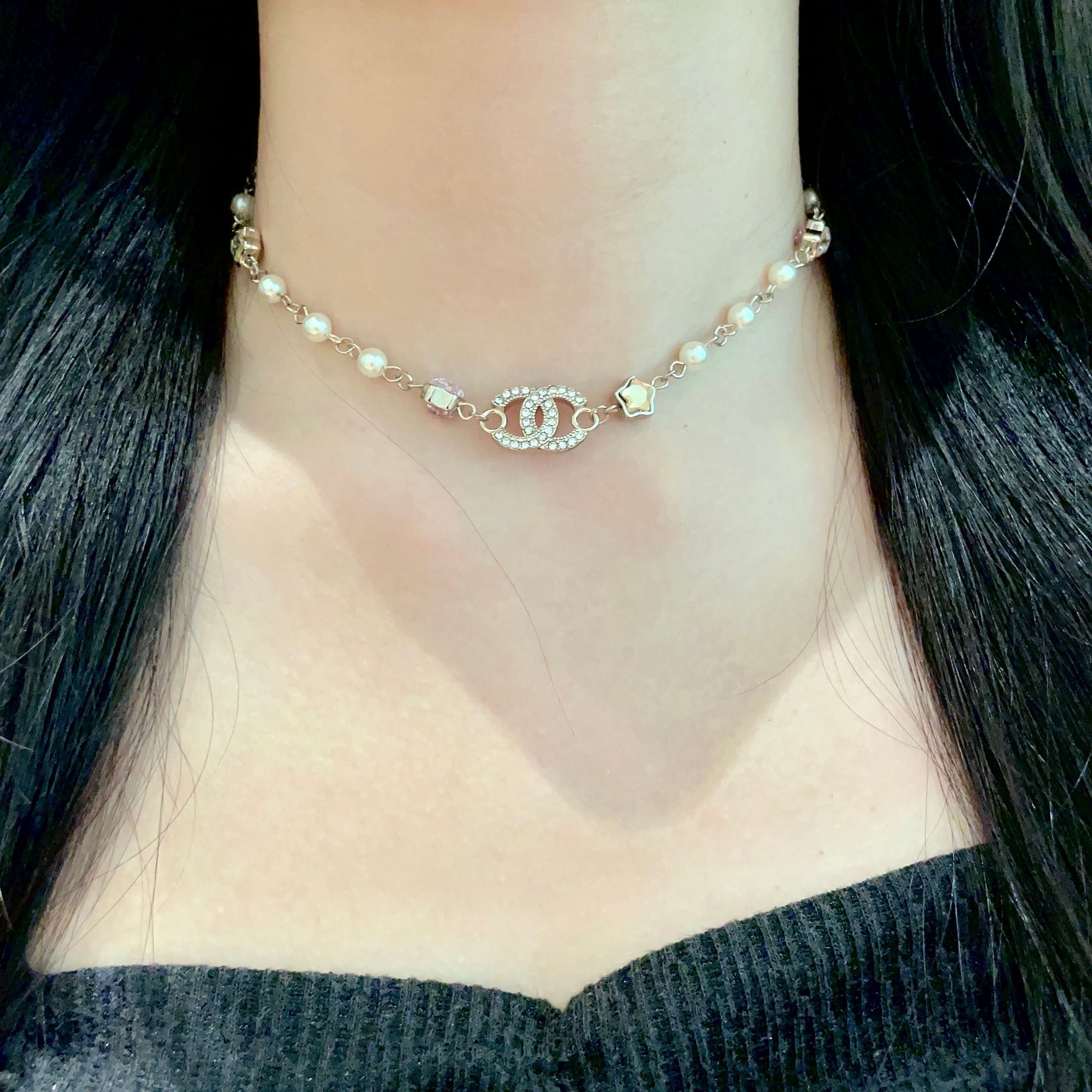  Chanel香奈儿 中古 字母项链👀小香家的款式真心无需多介绍😘🎶每一款都超好看，精致大方，非常显气质