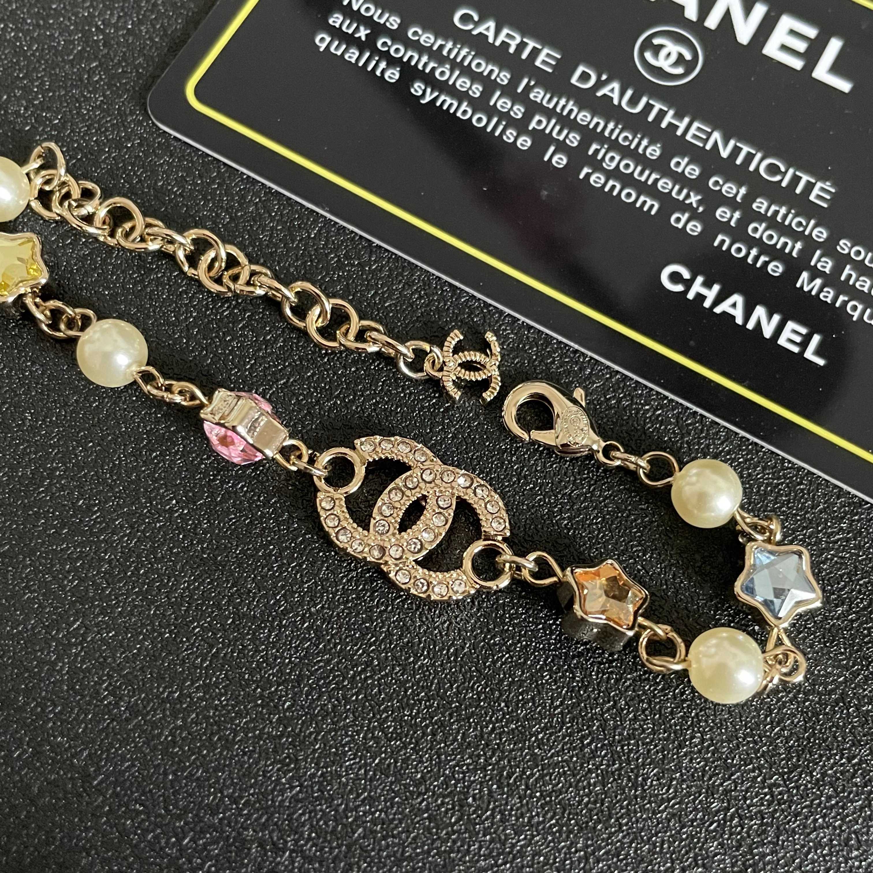  Chanel香奈儿 中古 手链👀原版复刻logo  小香家的款式真心无需多介绍😘🎶每一款都超好看，精致