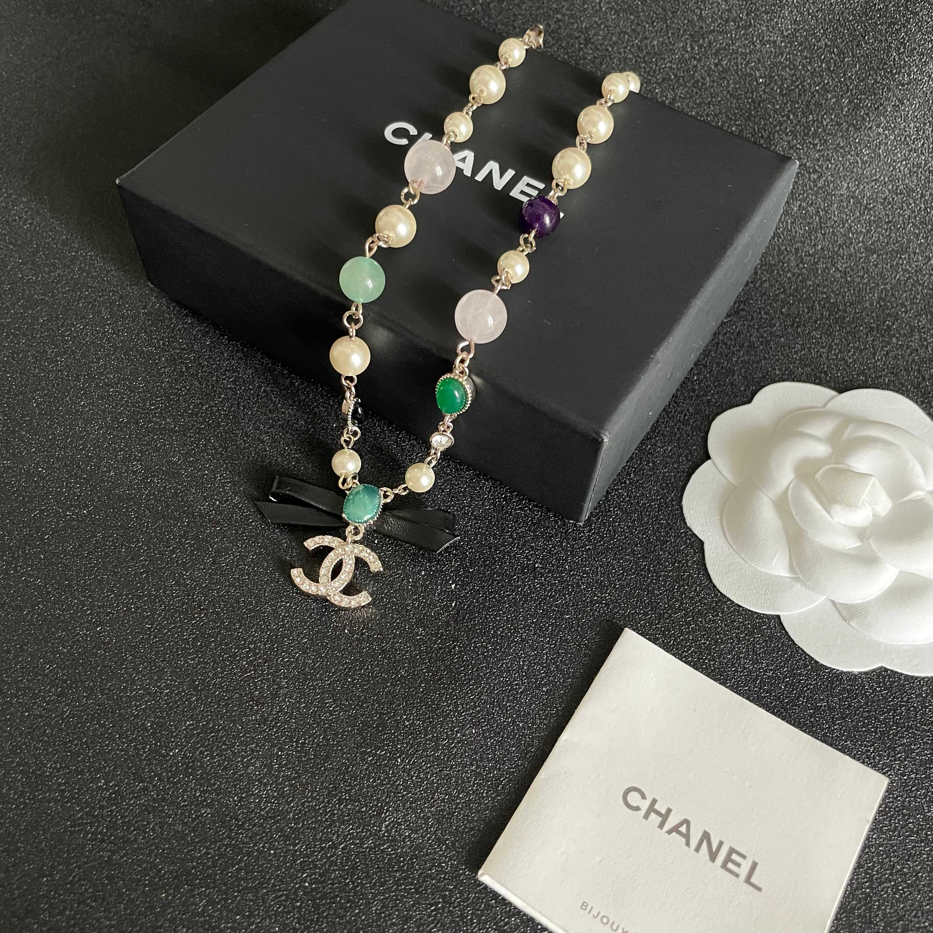  Chanel香奈儿 中古 字母项链👀小香家的款式真心无需多介绍😘🎶每一款都超好看，精致大方，非常显气质