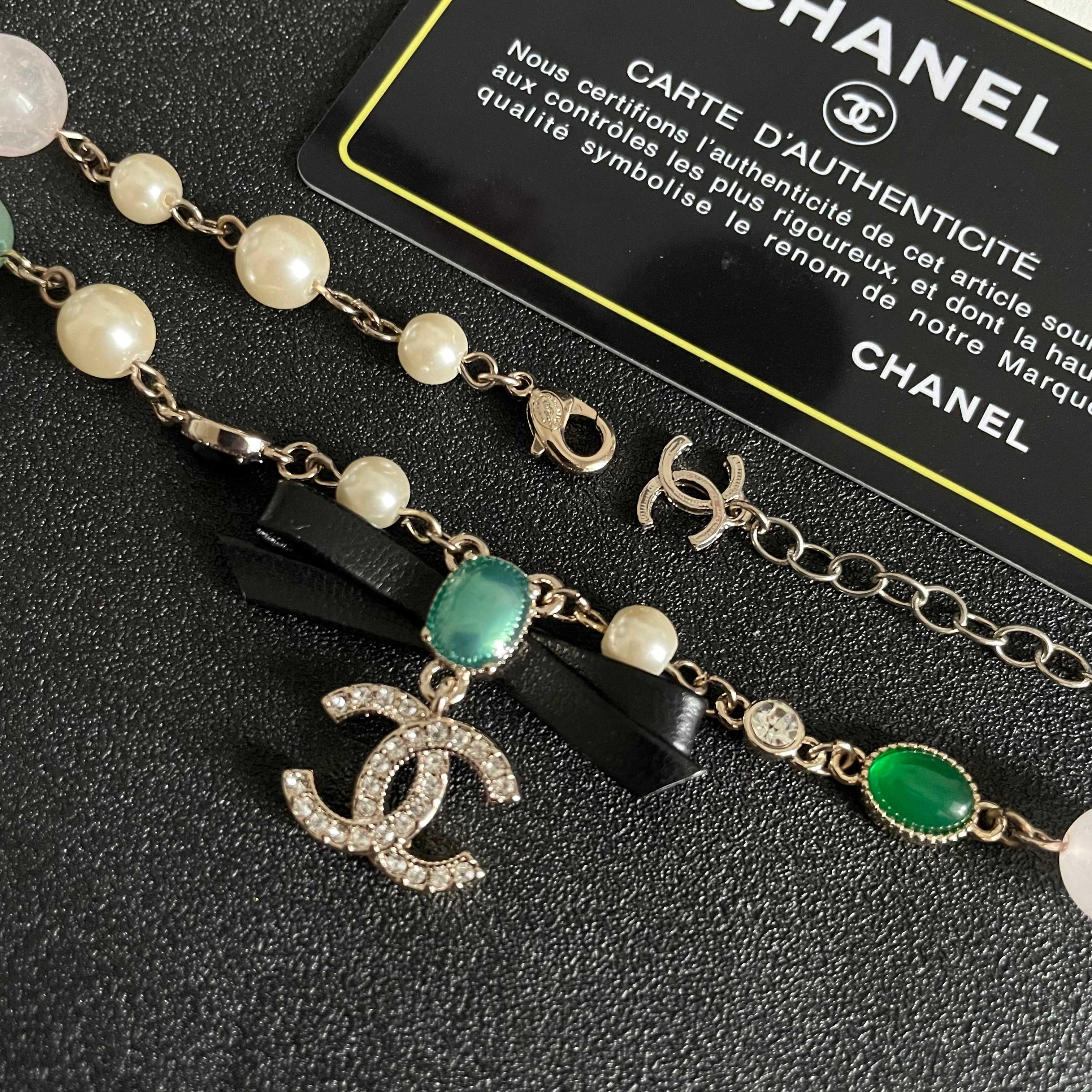  Chanel香奈儿 中古 字母项链👀小香家的款式真心无需多介绍😘🎶每一款都超好看，精致大方，非常显气质