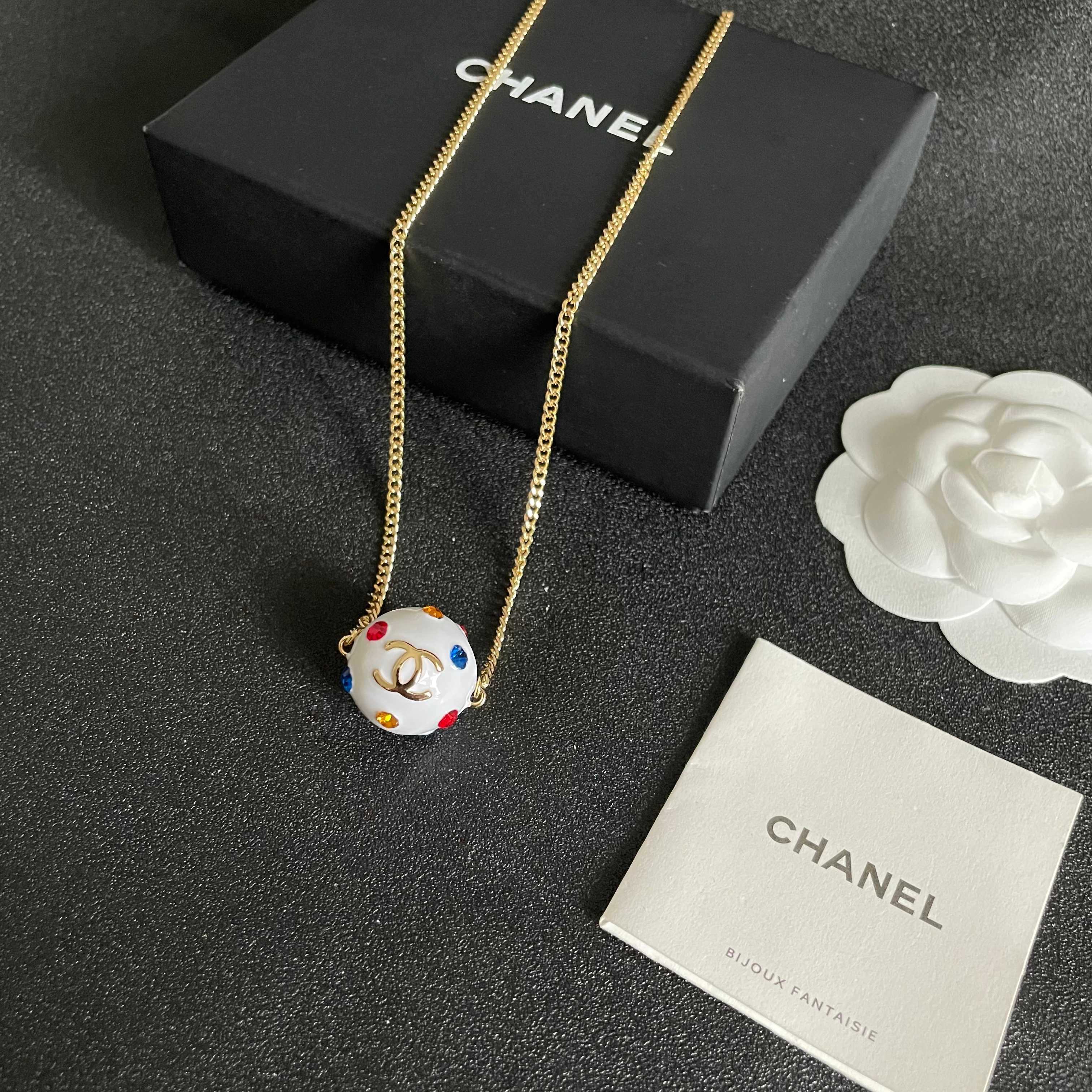  Chanel香奈儿 中古 字母项链👀小香家的款式真心无需多介绍😘🎶每一款都超好看，精致大方，非常显气质