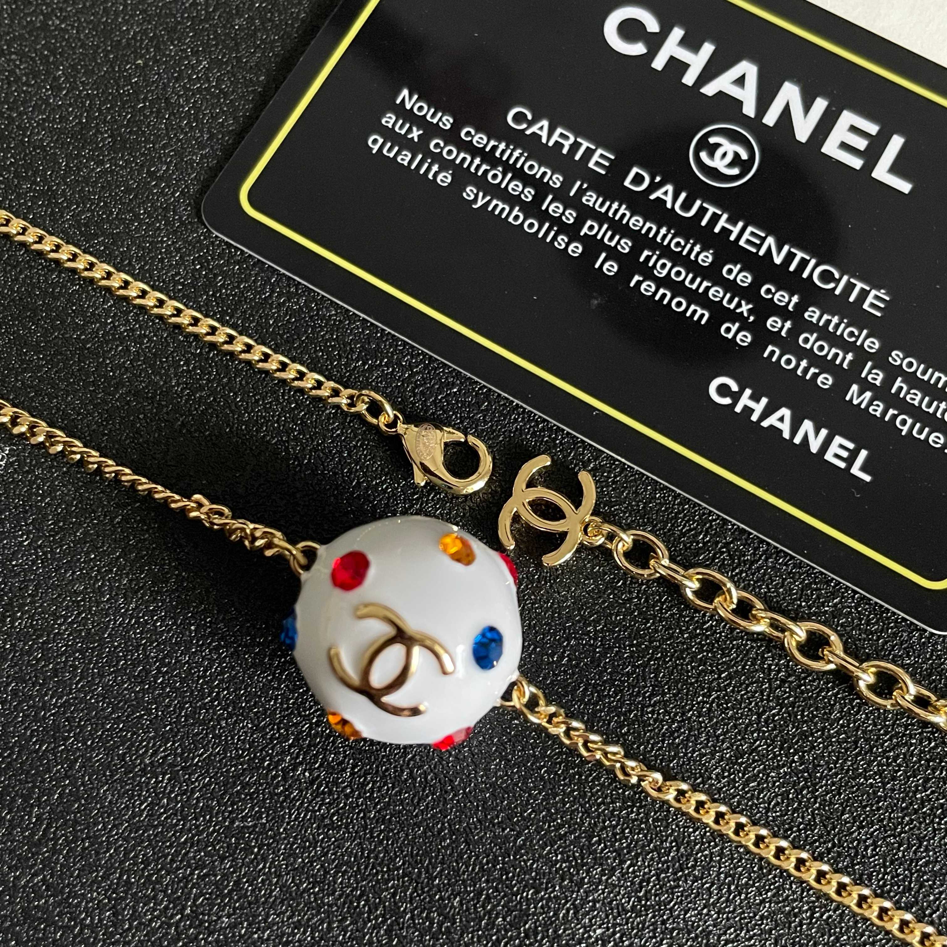  Chanel香奈儿 中古 字母项链👀小香家的款式真心无需多介绍😘🎶每一款都超好看，精致大方，非常显气质