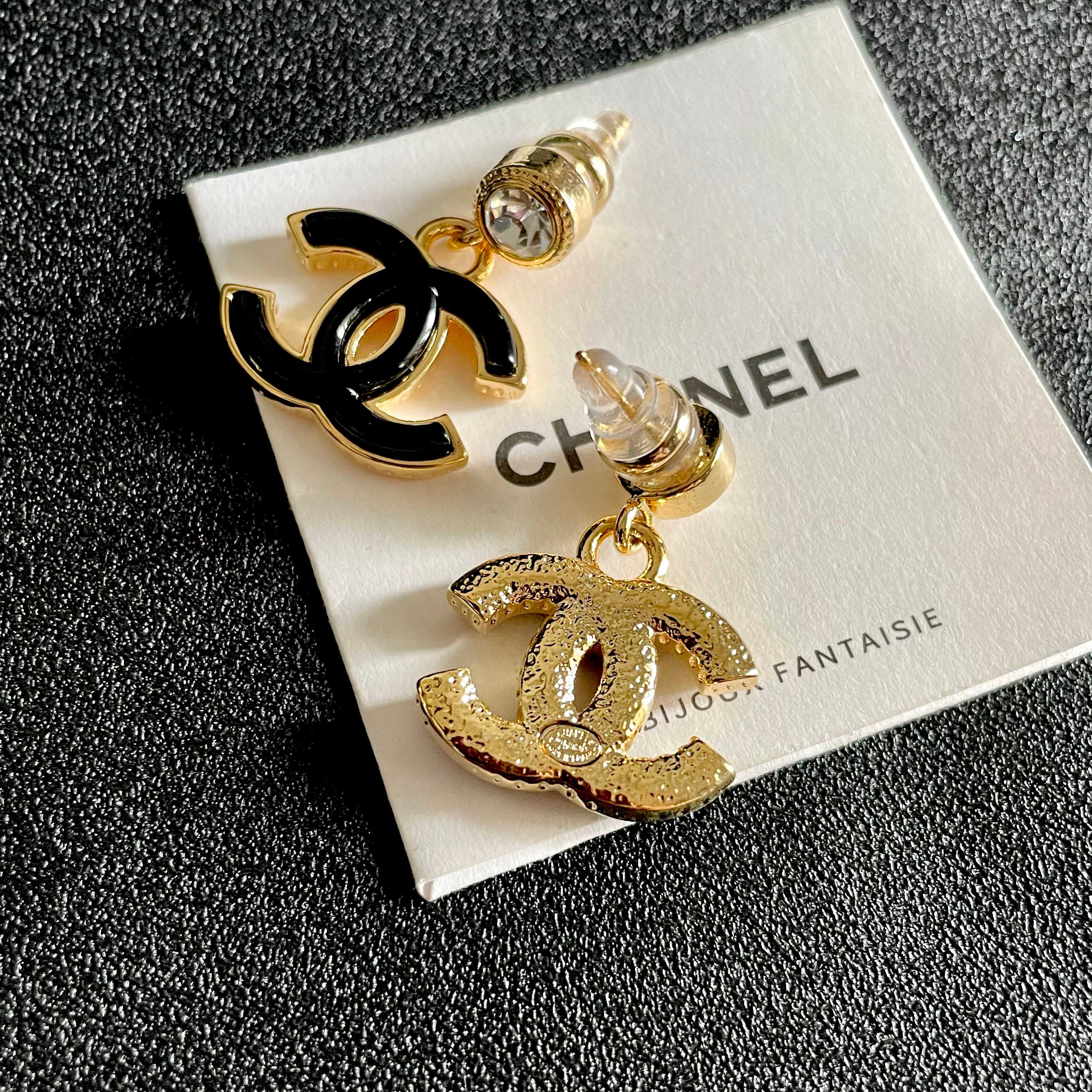  Chanel香奈儿 中古 双C耳钉👀原版复刻logo 小香家的款式真心无需多介绍😘🎶每一款都超好看，精