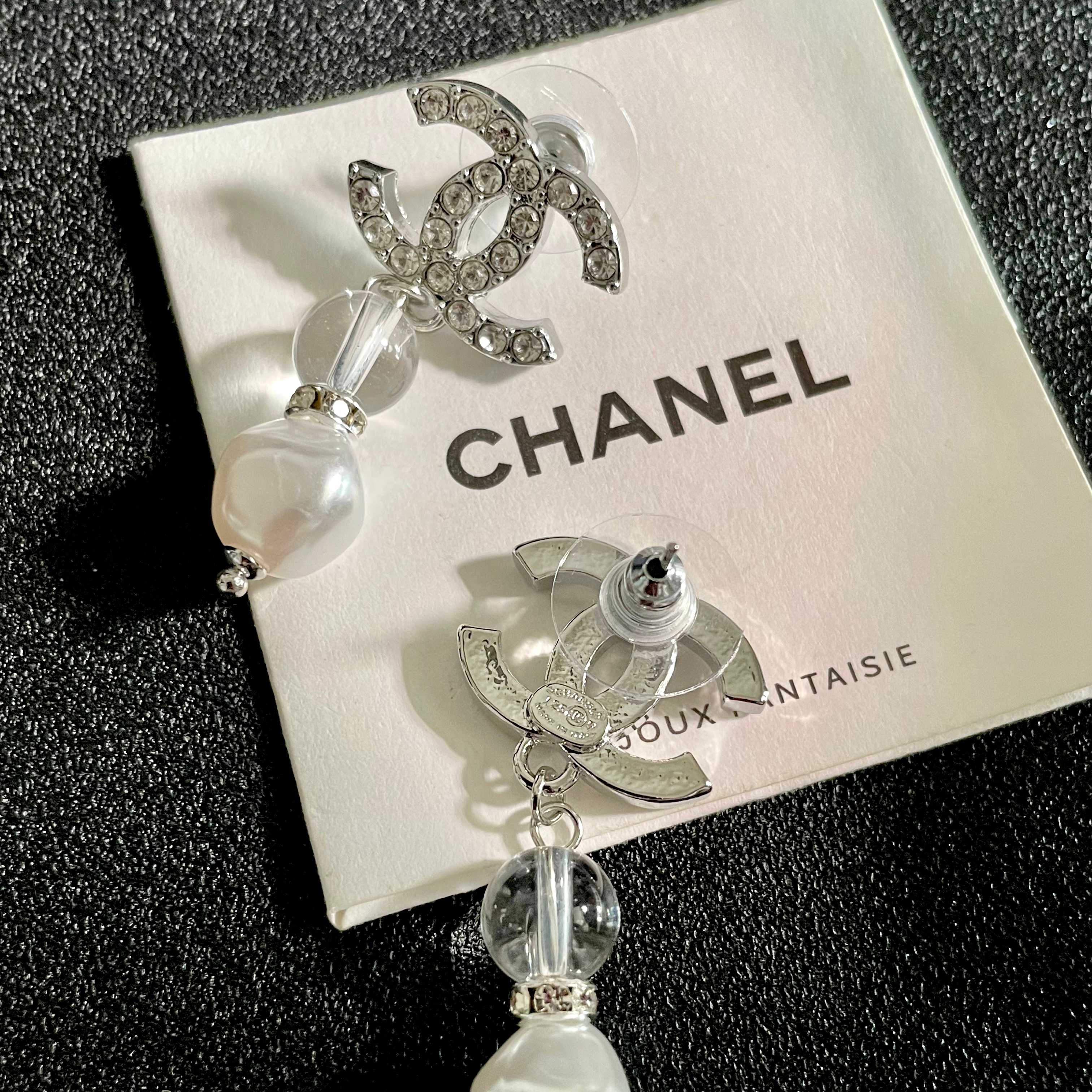  Chanel香奈儿 中古 双C耳钉👀原版复刻logo 小香家的款式真心无需多介绍😘🎶每一款都超好看，精