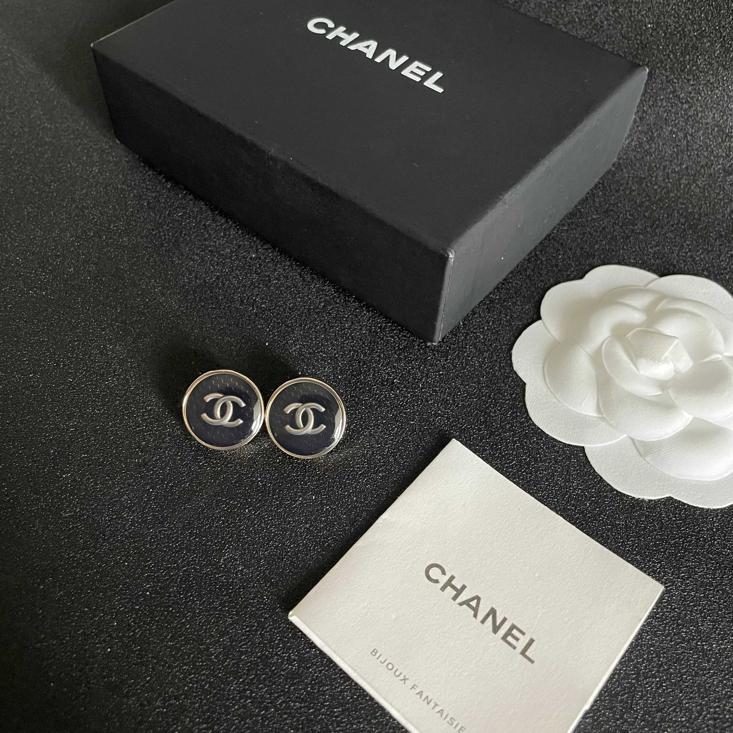  Chanel香奈儿 中古 双C耳钉👀原版复刻logo 小香家的款式真心无需多介绍😘🎶每一款都超好看，精