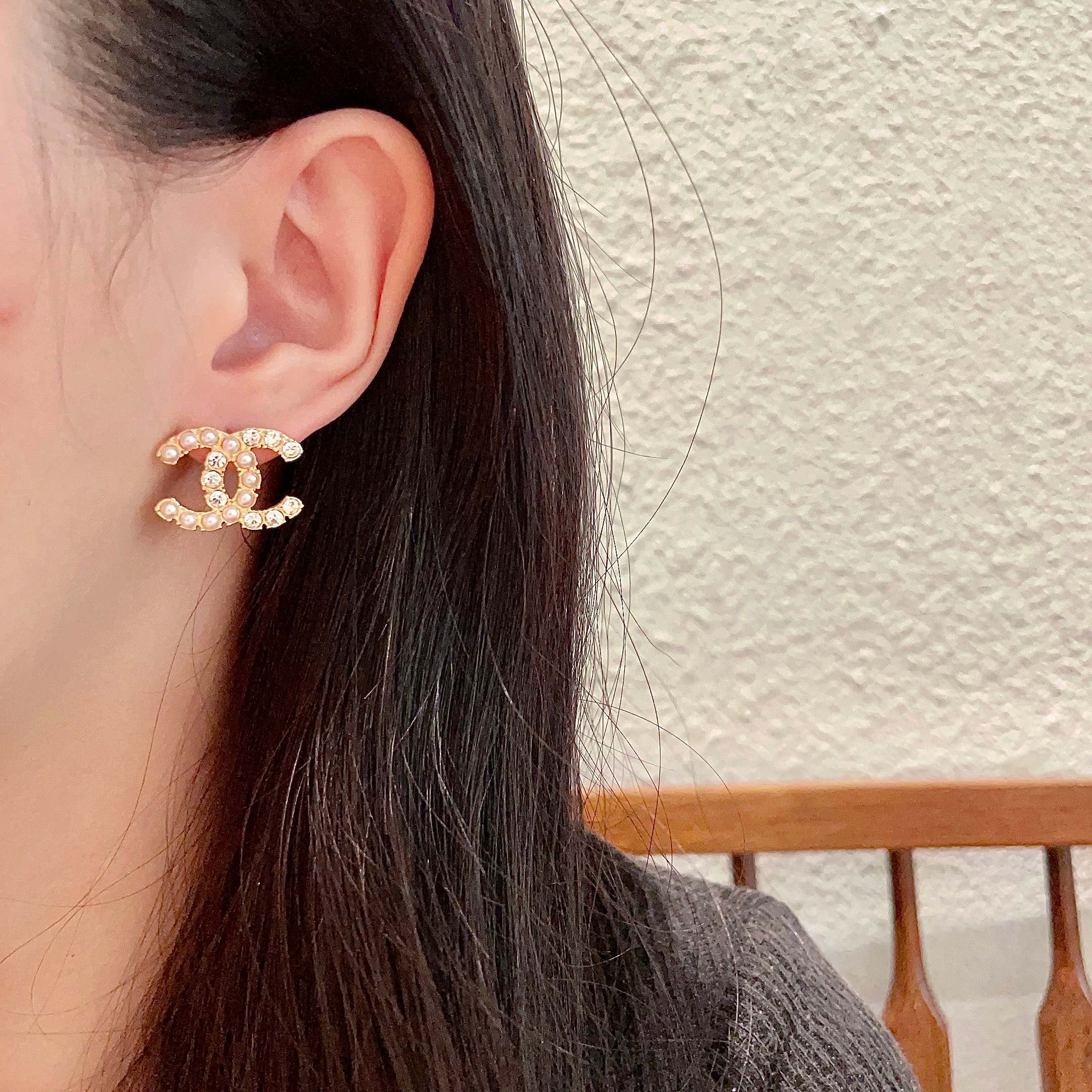  Chanel香奈儿 中古 双C耳钉👀原版复刻logo 小香家的款式真心无需多介绍😘🎶每一款都超好看，精