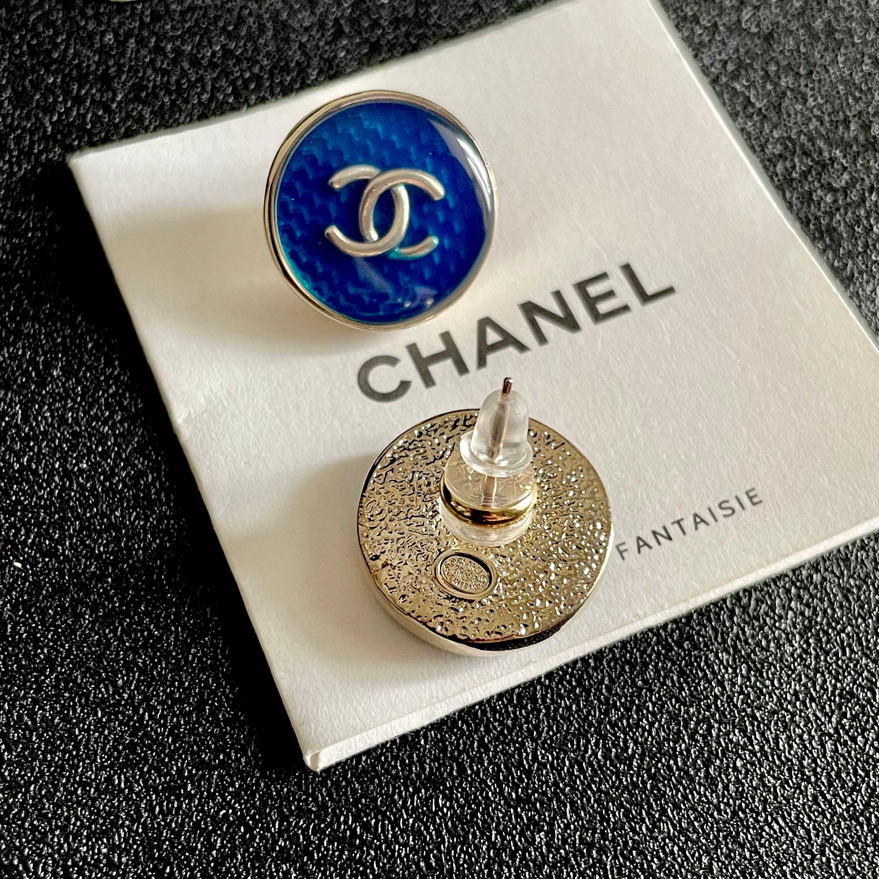  Chanel香奈儿 中古 双C耳钉👀原版复刻logo 小香家的款式真心无需多介绍😘🎶每一款都超好看，精