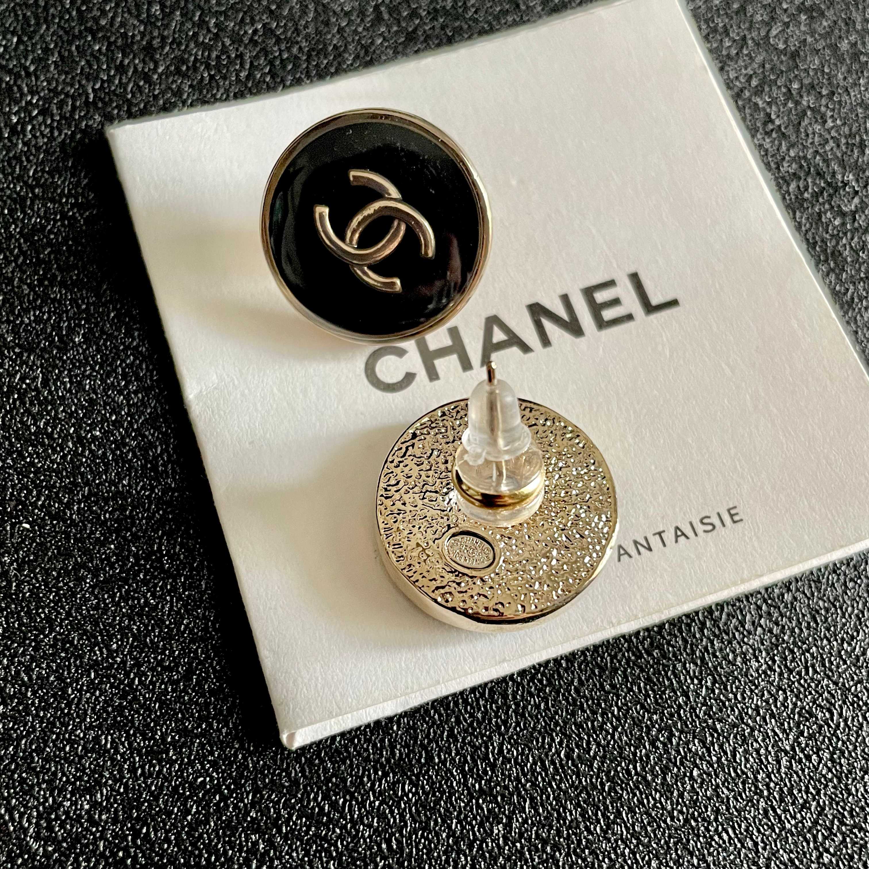  Chanel香奈儿 中古 双C耳钉👀原版复刻logo 小香家的款式真心无需多介绍😘🎶每一款都超好看，精