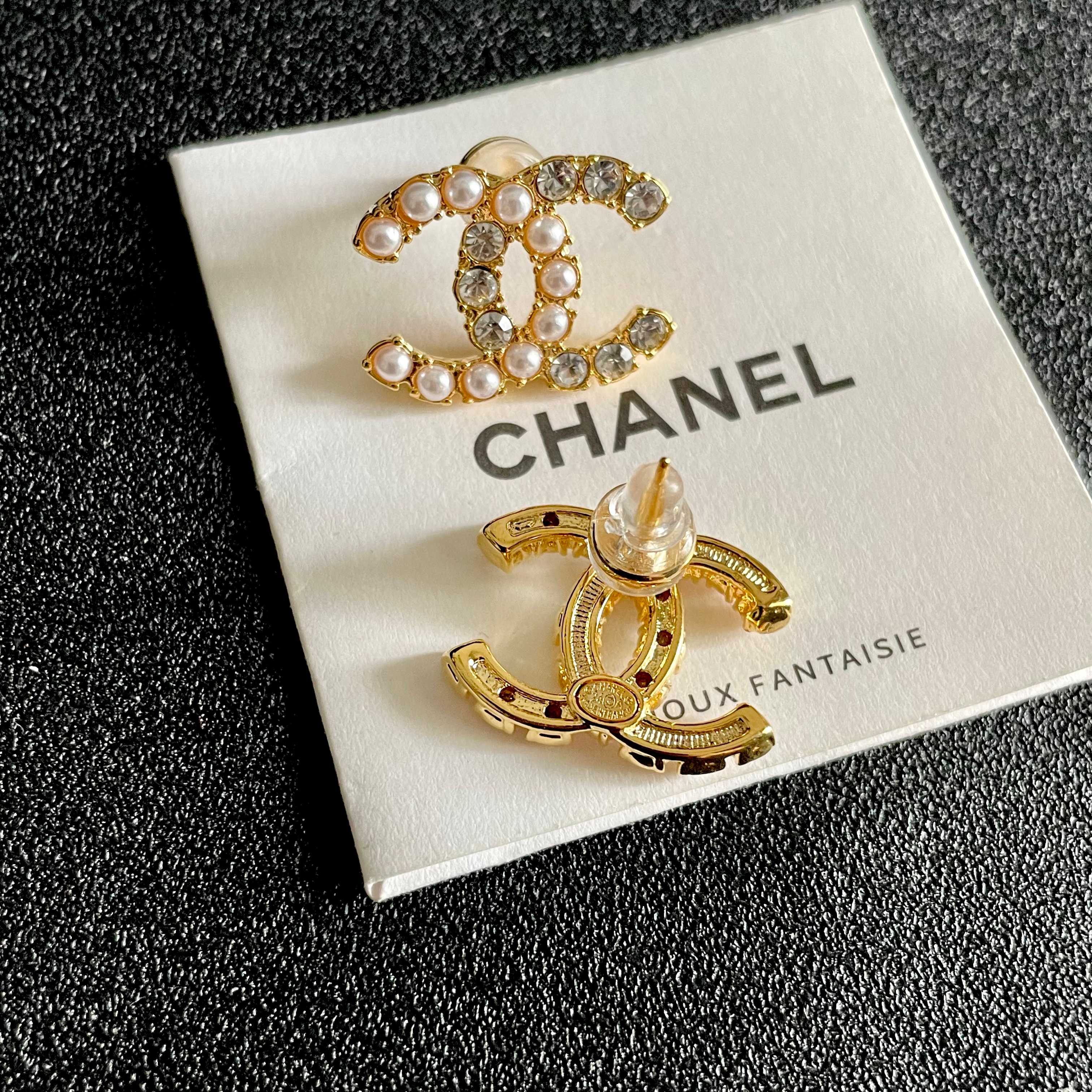  Chanel香奈儿 中古 双C耳钉👀原版复刻logo 小香家的款式真心无需多介绍😘🎶每一款都超好看，精