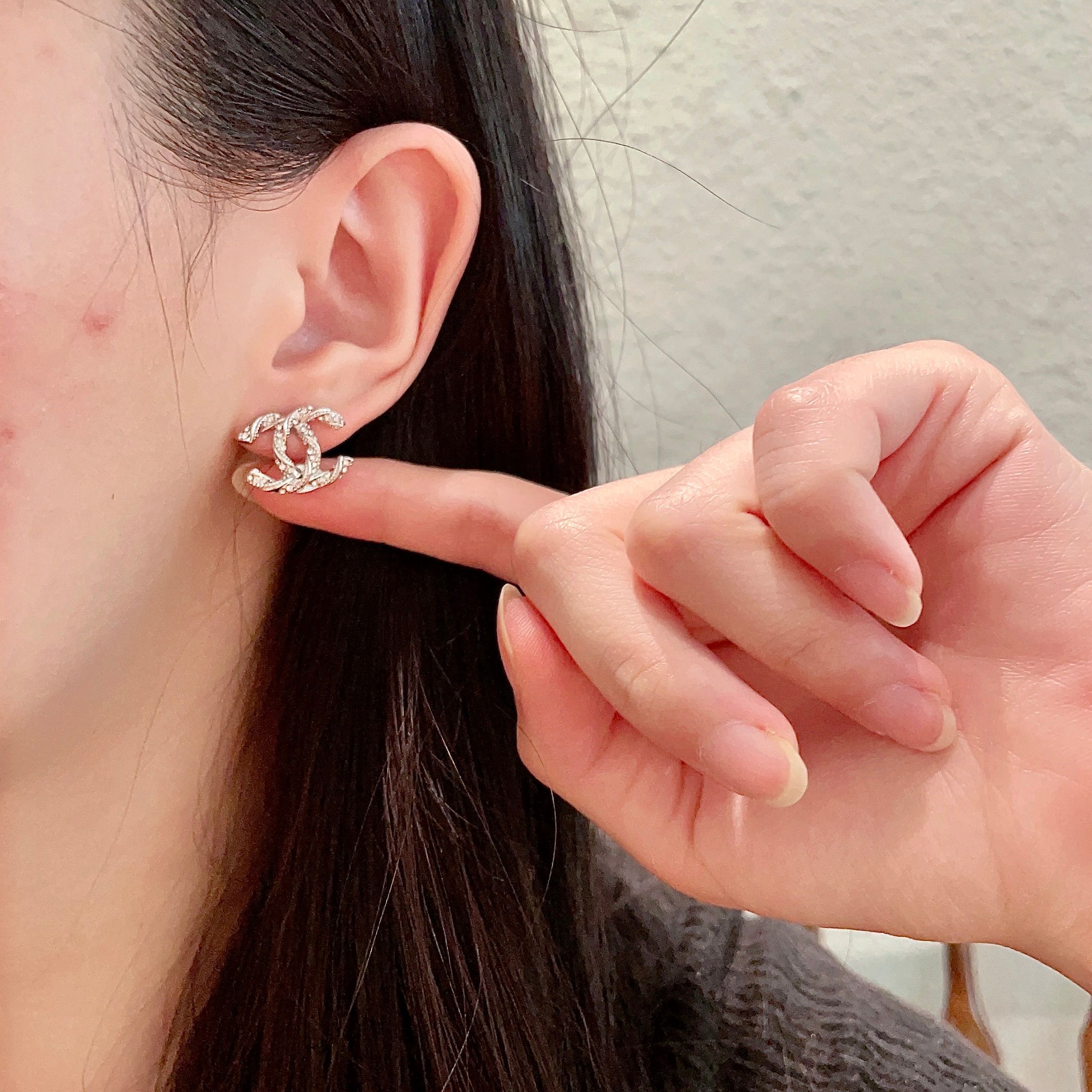  Chanel香奈儿 中古 双C耳钉👀原版复刻logo 小香家的款式真心无需多介绍😘🎶每一款都超好看，精