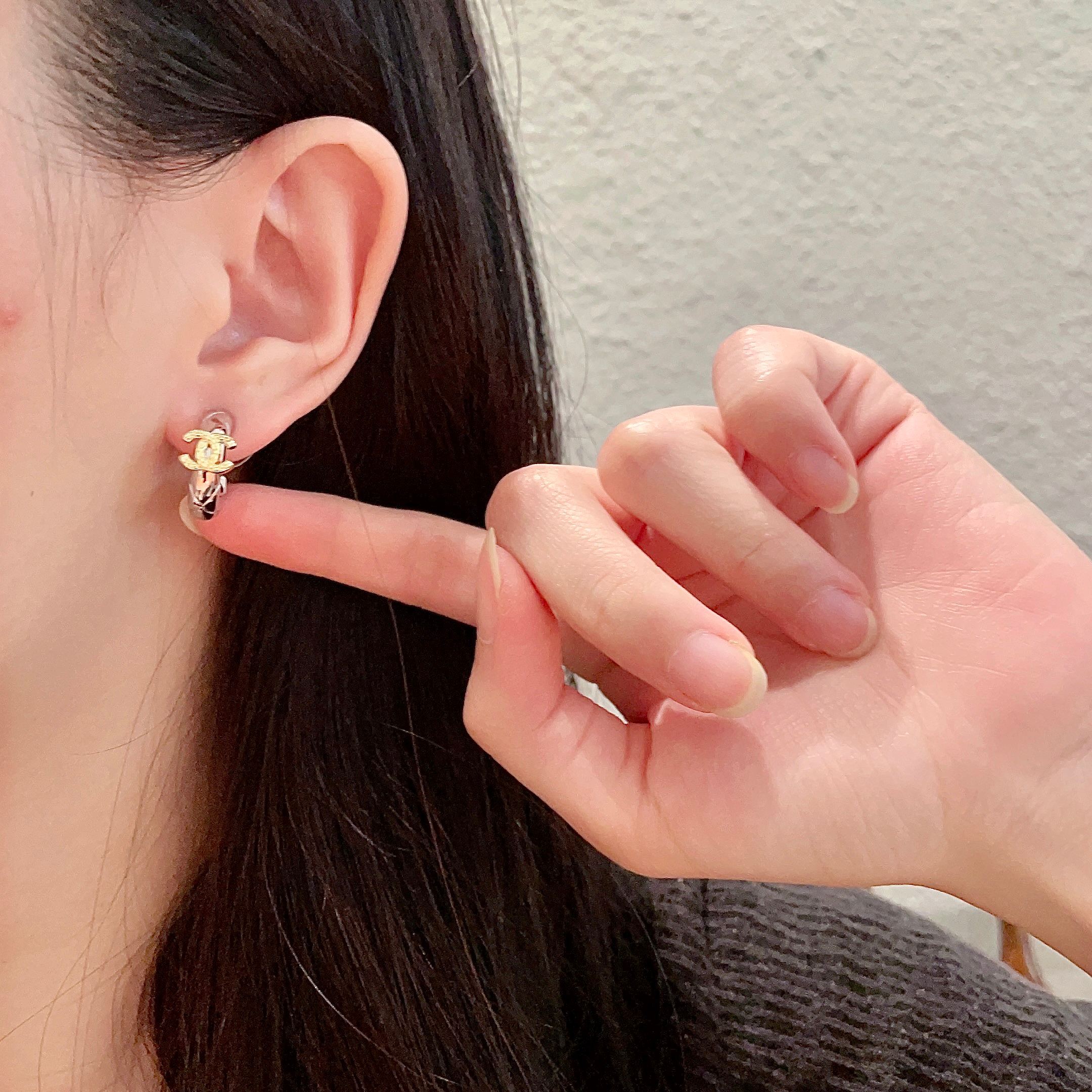  Chanel香奈儿 中古 双C耳钉👀原版复刻logo 小香家的款式真心无需多介绍😘🎶每一款都超好看，精