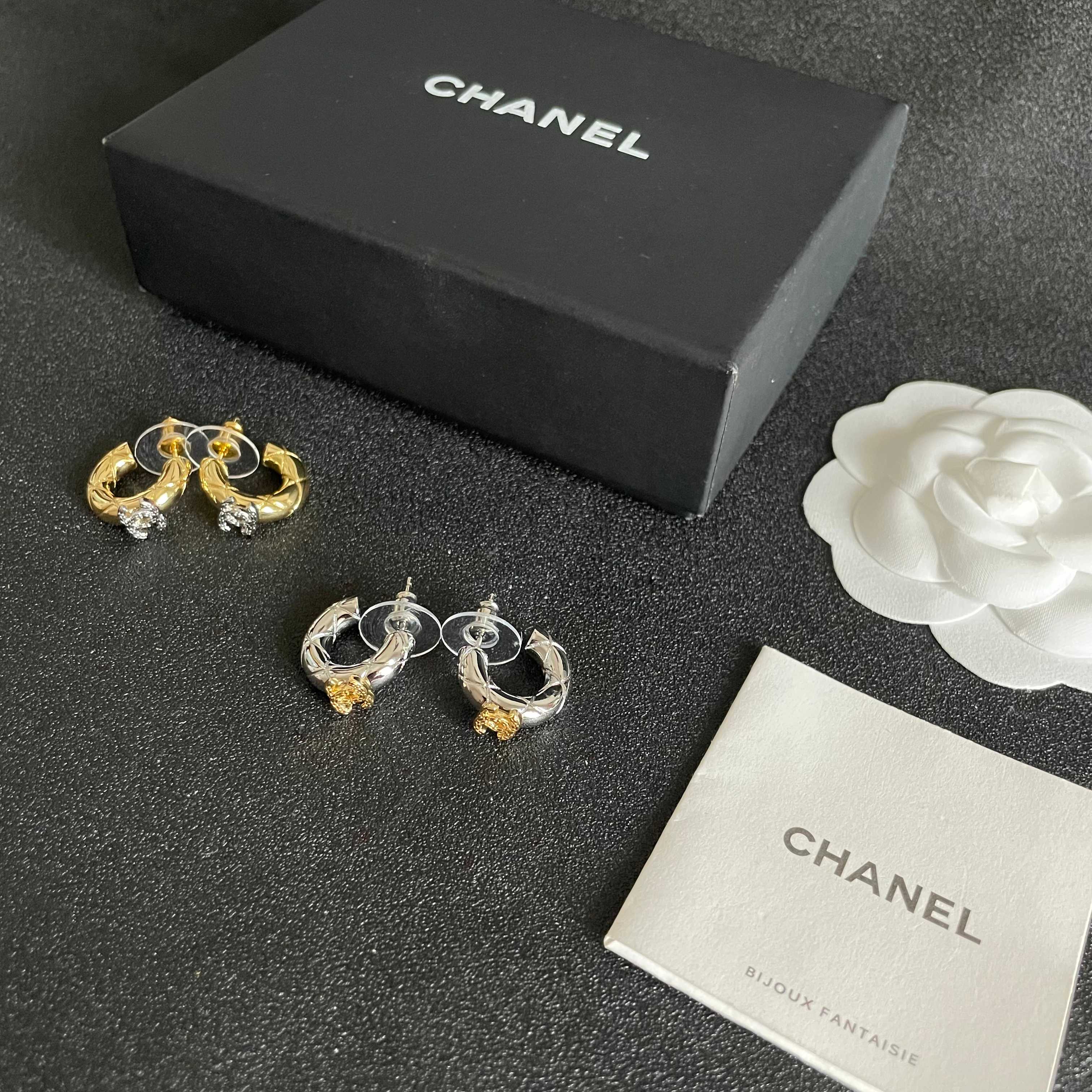  Chanel香奈儿 中古 双C耳钉👀原版复刻logo 小香家的款式真心无需多介绍😘🎶每一款都超好看，精