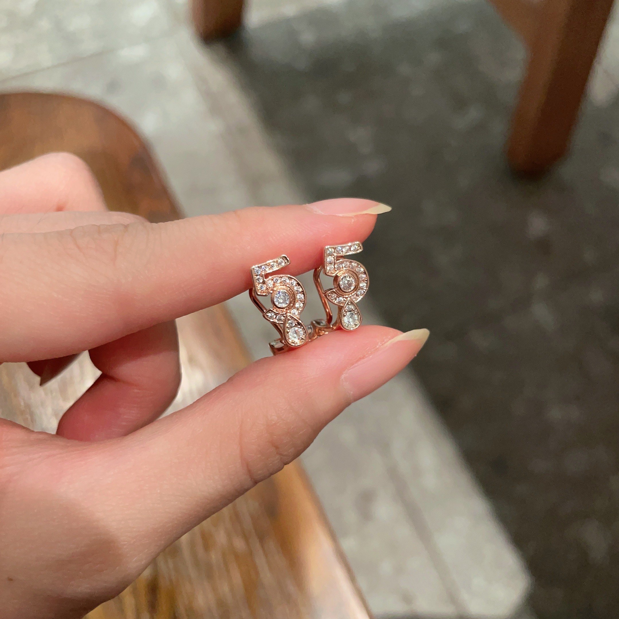  Chanel香奈儿 中古 双C耳钉👀原版复刻logo 小香家的款式真心无需多介绍😘🎶每一款都超好看，精