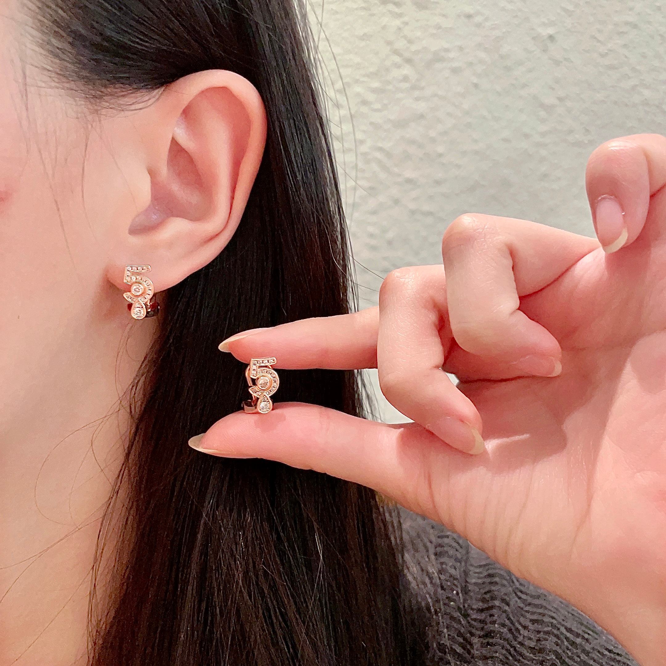  Chanel香奈儿 中古 双C耳钉👀原版复刻logo 小香家的款式真心无需多介绍😘🎶每一款都超好看，精