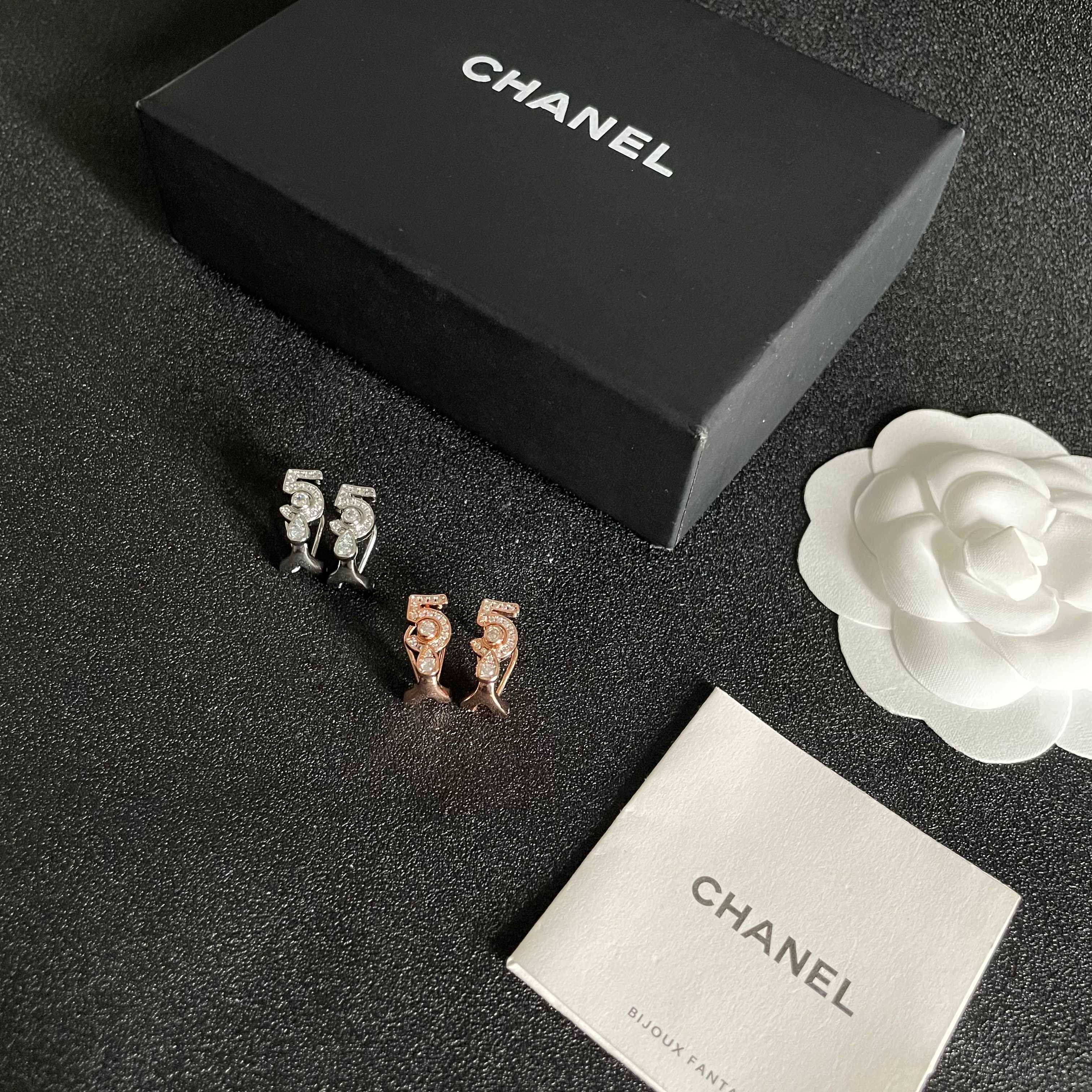  Chanel香奈儿 中古 双C耳钉👀原版复刻logo 小香家的款式真心无需多介绍😘🎶每一款都超好看，精