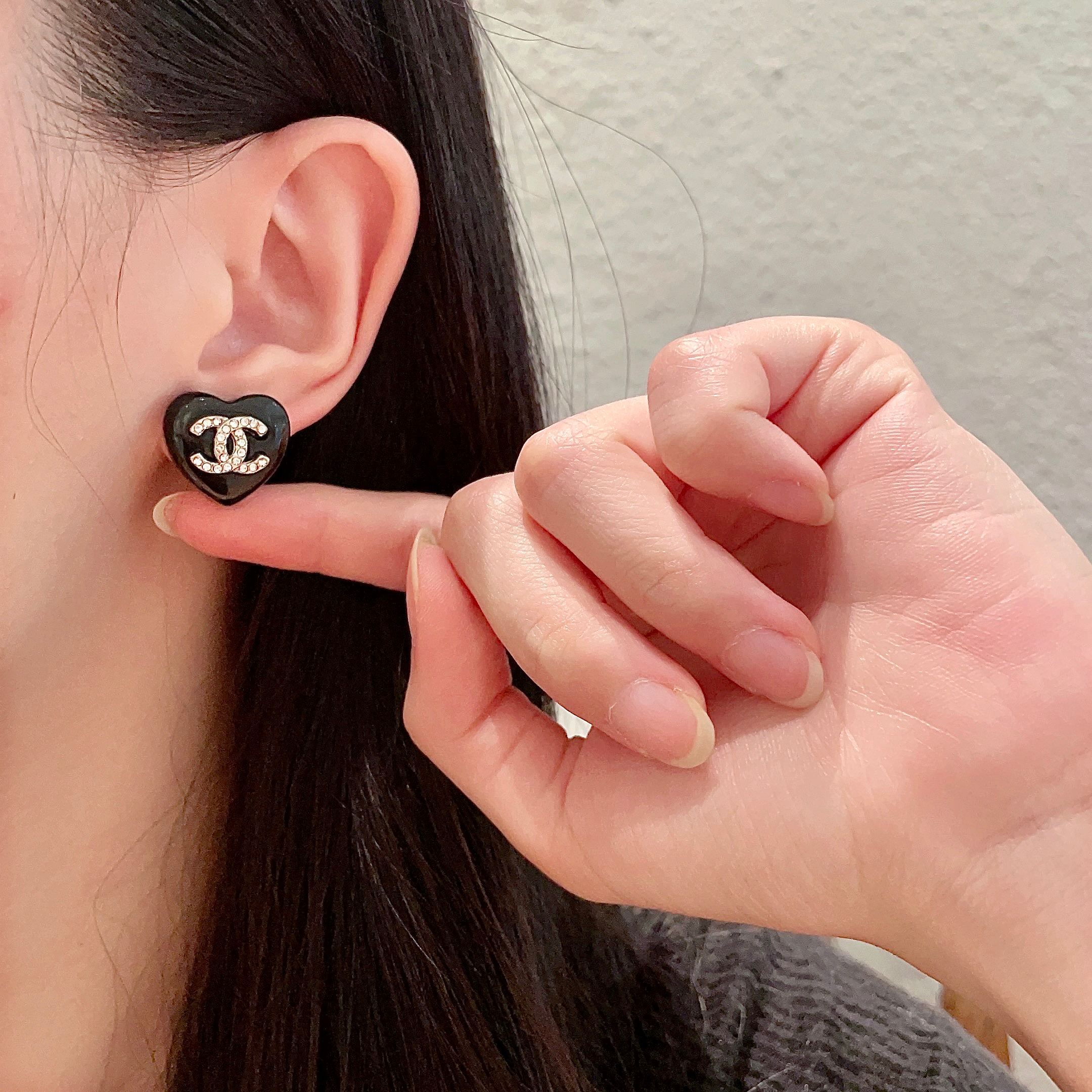 Chanel香奈儿 中古 双C耳钉👀原版复刻logo 小香家的款式真心无需多介绍😘🎶每一款都超好看，精