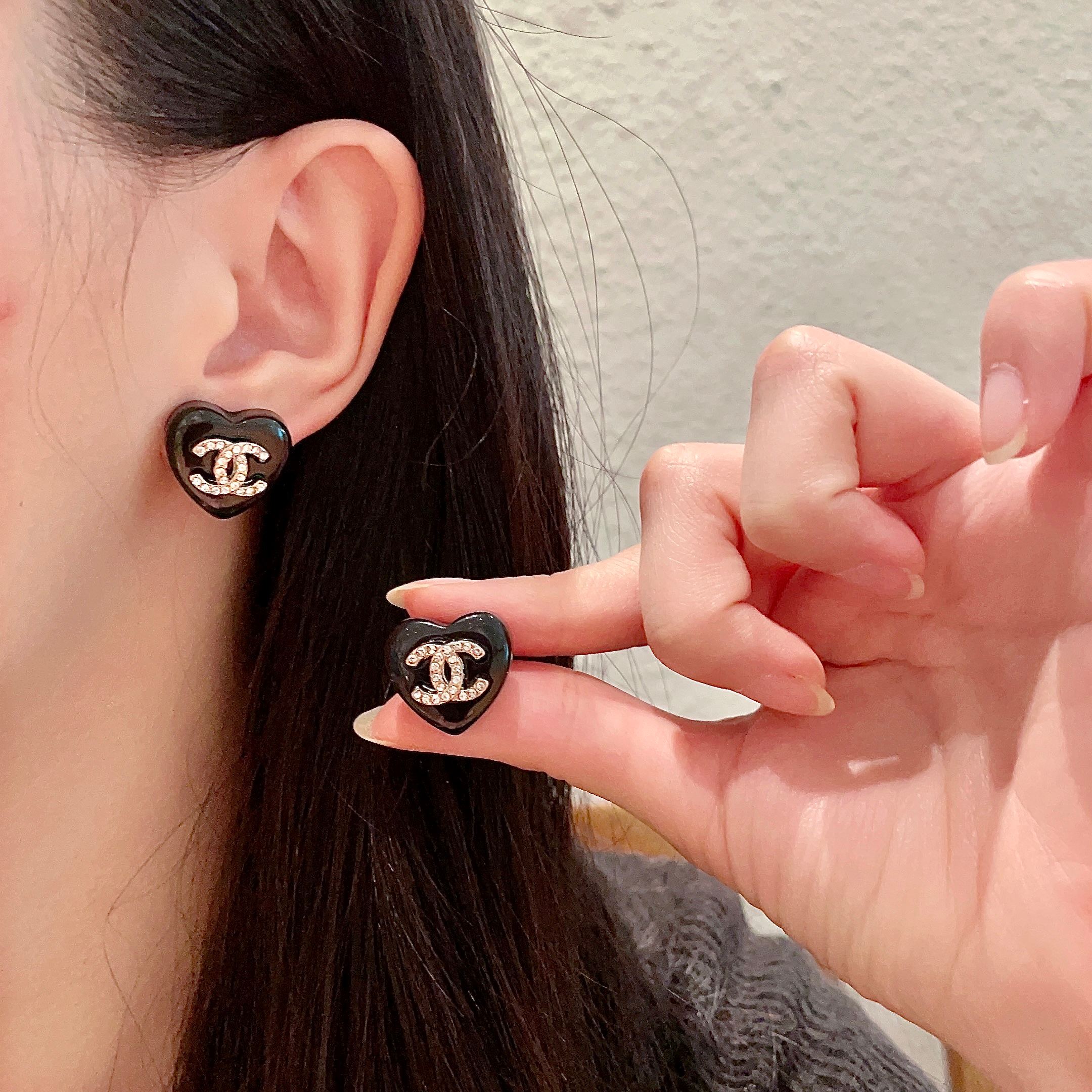  Chanel香奈儿 中古 双C耳钉👀原版复刻logo 小香家的款式真心无需多介绍😘🎶每一款都超好看，精