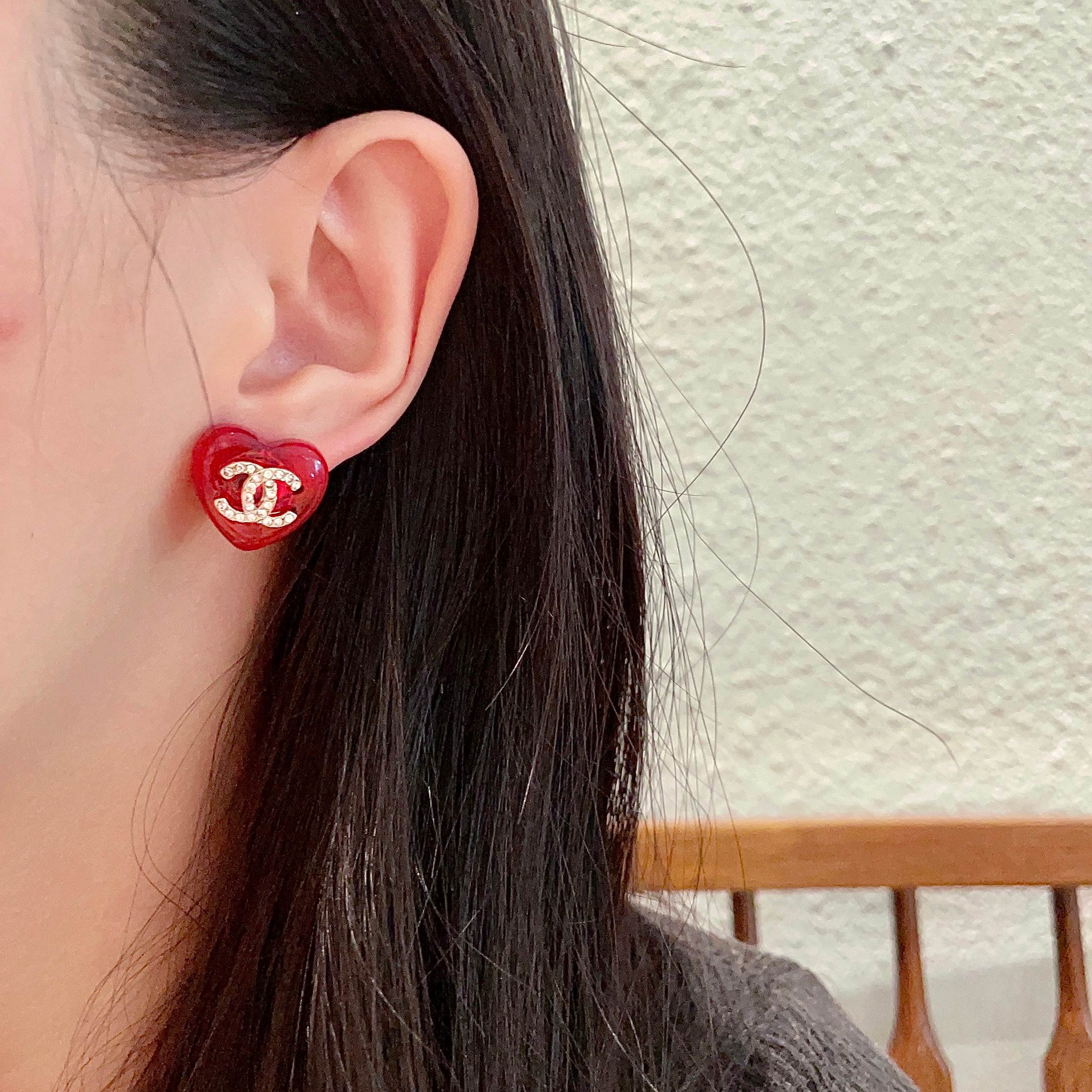  Chanel香奈儿 中古 双C耳钉👀原版复刻logo 小香家的款式真心无需多介绍😘🎶每一款都超好看，精
