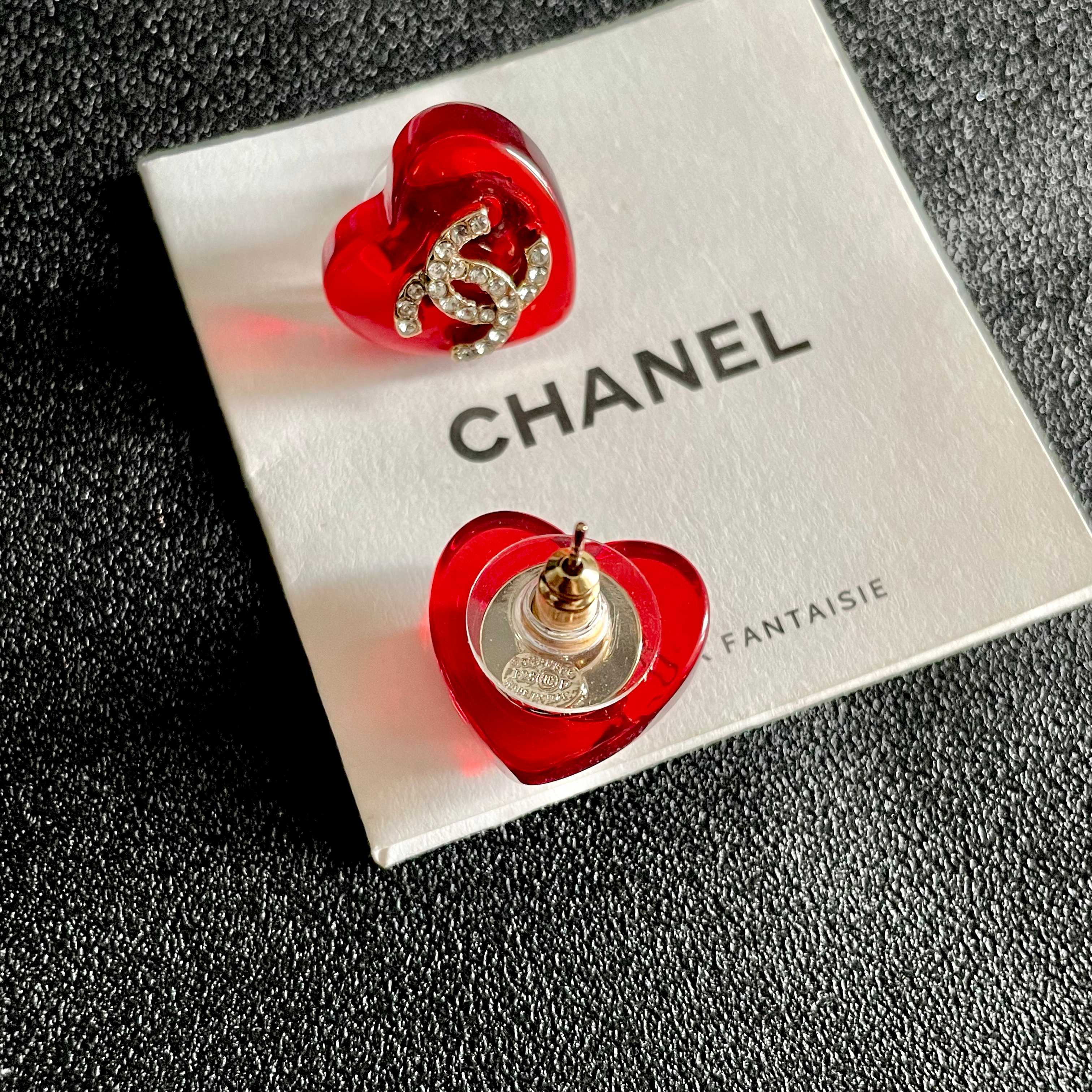  Chanel香奈儿 中古 双C耳钉👀原版复刻logo 小香家的款式真心无需多介绍😘🎶每一款都超好看，精