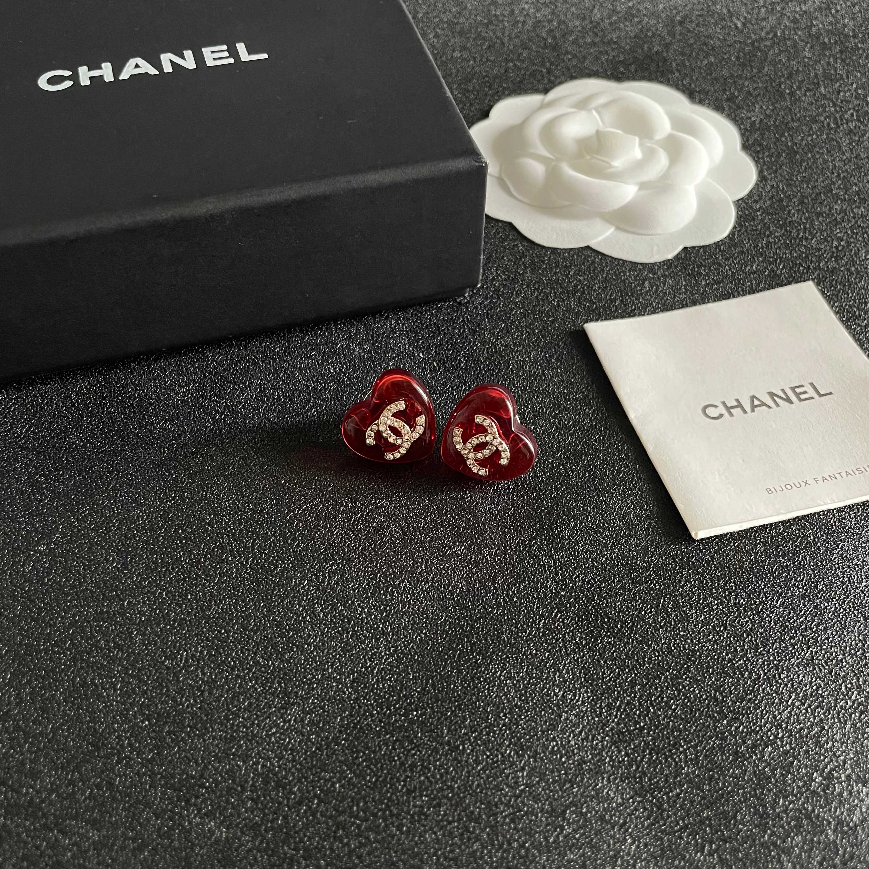  Chanel香奈儿 中古 双C耳钉👀原版复刻logo 小香家的款式真心无需多介绍😘🎶每一款都超好看，精