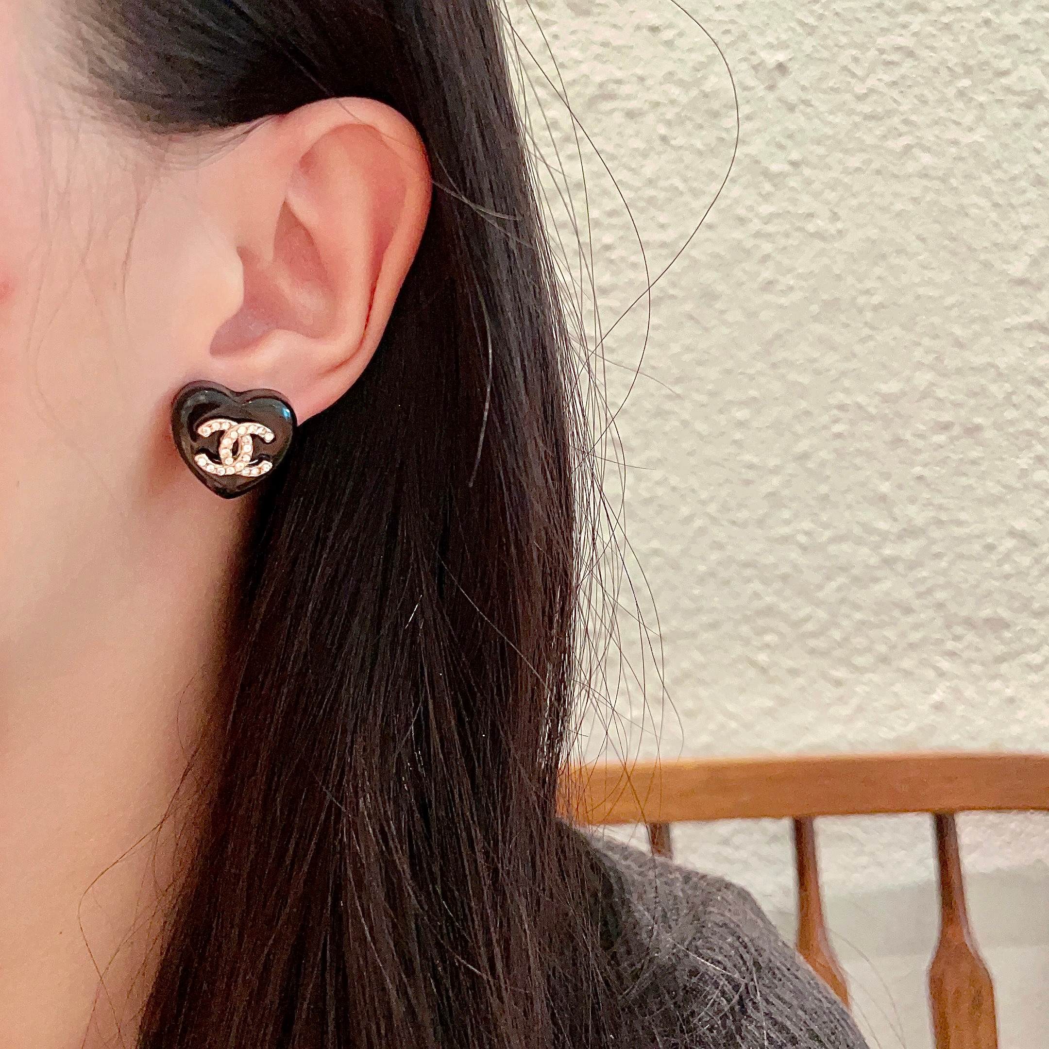  Chanel香奈儿 中古 双C耳钉👀原版复刻logo 小香家的款式真心无需多介绍😘🎶每一款都超好看，精
