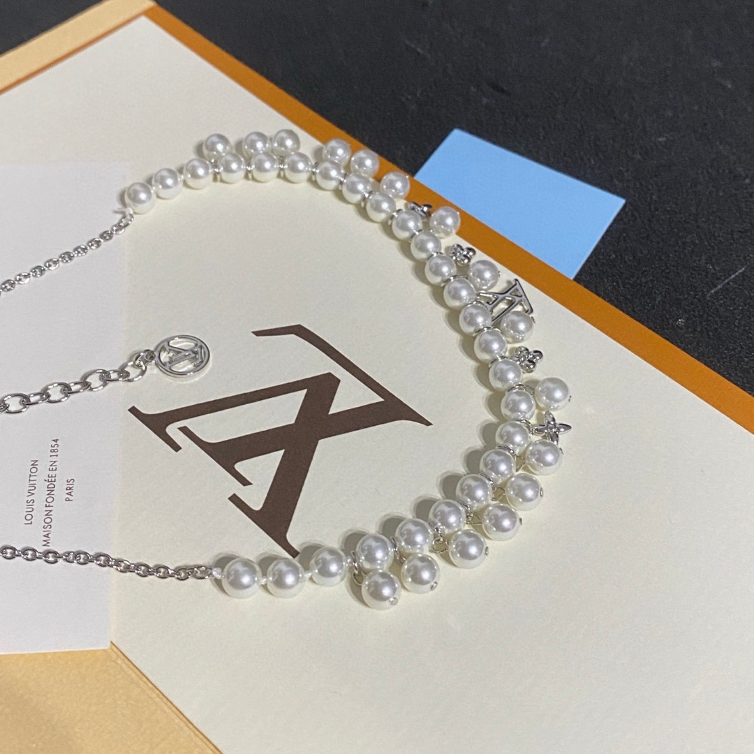  LV 项链🔹🔹Louis Vuitton 路易威登🔹专柜一致材质 火爆款出货 设计独特 复古前卫 男神