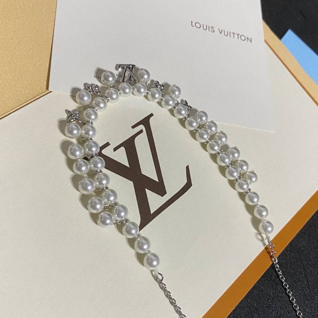  LV 项链🔹🔹Louis Vuitton 路易威登🔹专柜一致材质 火爆款出货 设计独特 复古前卫 男神